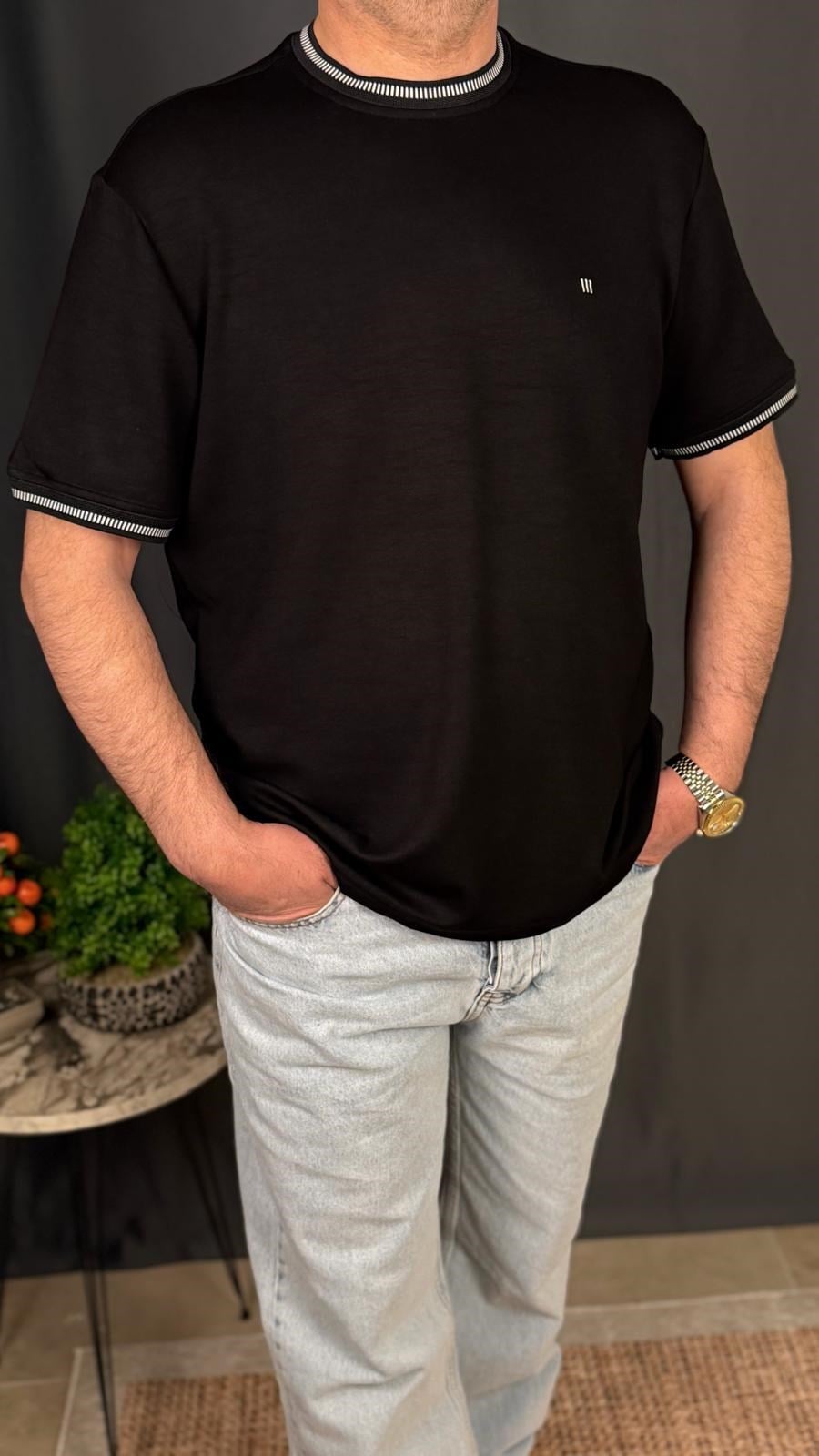 KOL VE YAKA DETAYLI , BİSİKLET YAKA , OYSHO KUMAŞ , TİŞÖRT (Siyah)