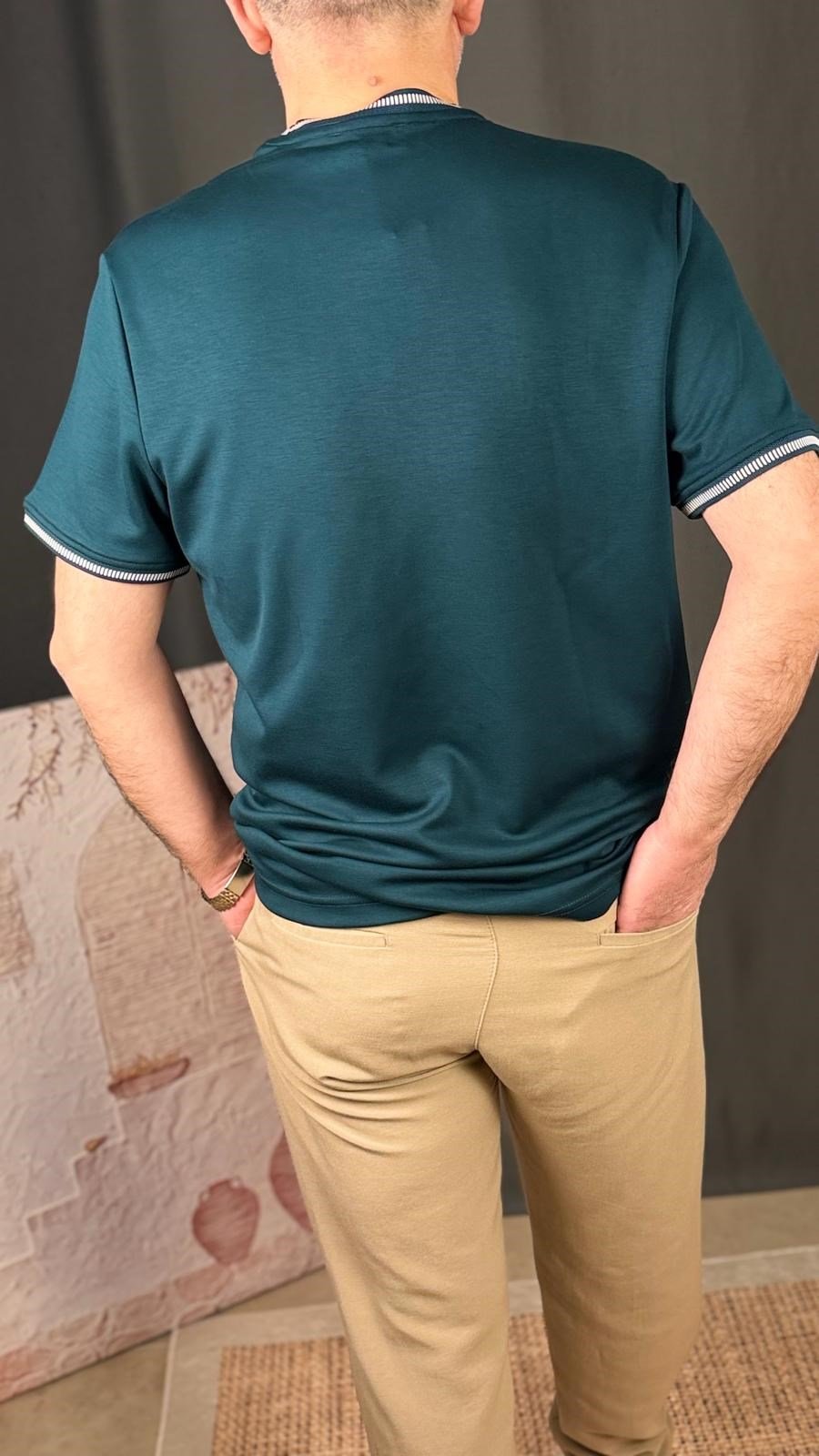 KOL VE YAKA DETAYLI , BİSİKLET YAKA , OYSHO KUMAŞ , TİŞÖRT (Yeşil)