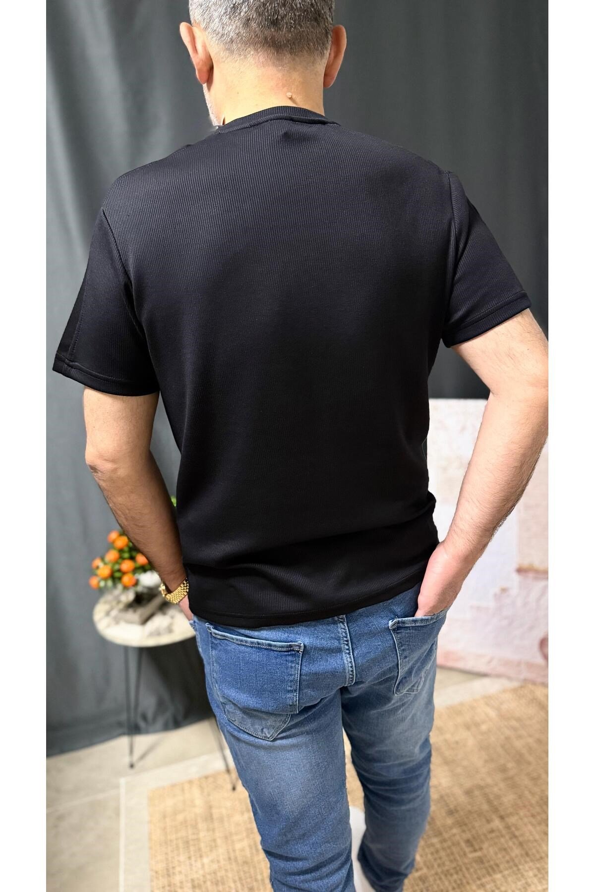 KOLLARI DETAYLI , FİTİLLİ , FİTTED ERKEK TİŞÖRT