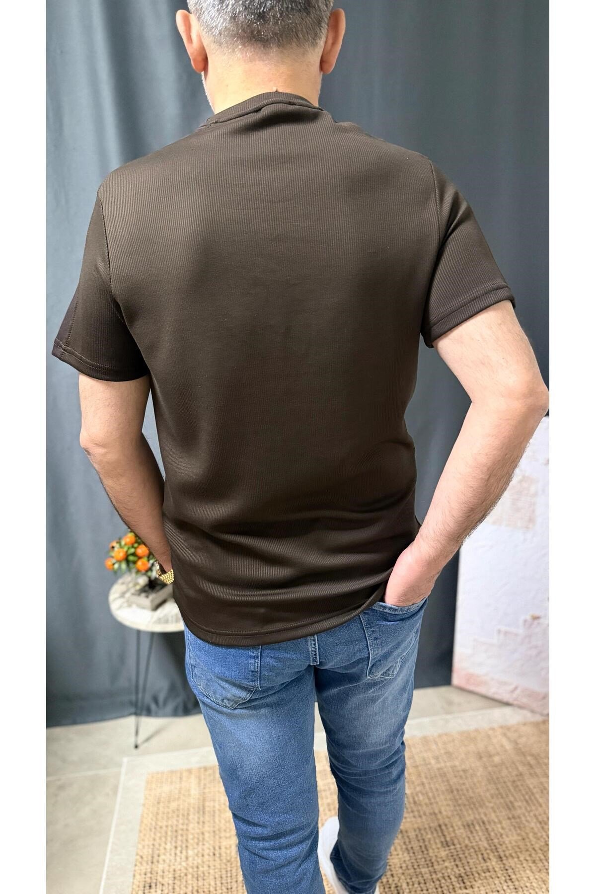 KOLLARI DETAYLI , FİTİLLİ , FİTTED ERKEK TİŞÖRT