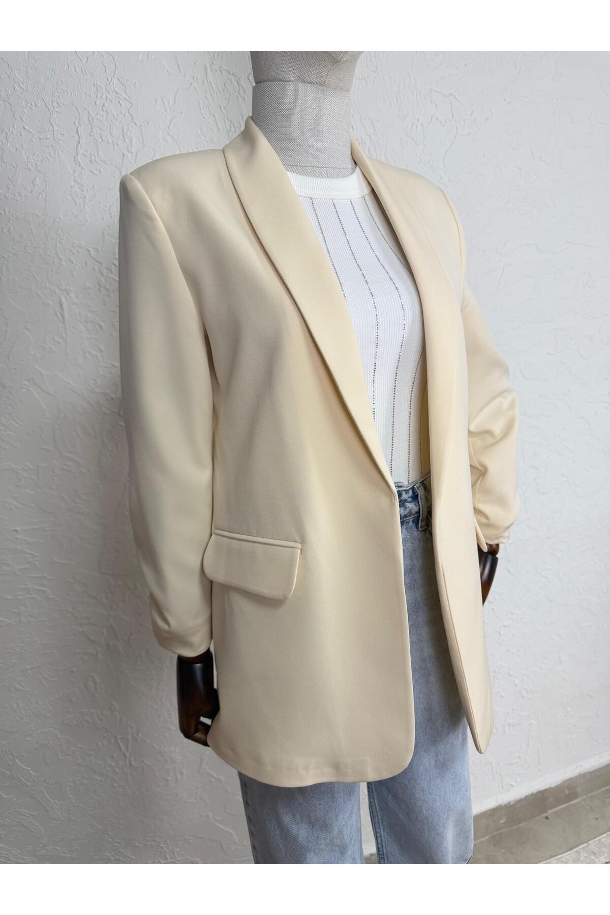 KOLU BÜZGĞLĞ BLAZER CEKET