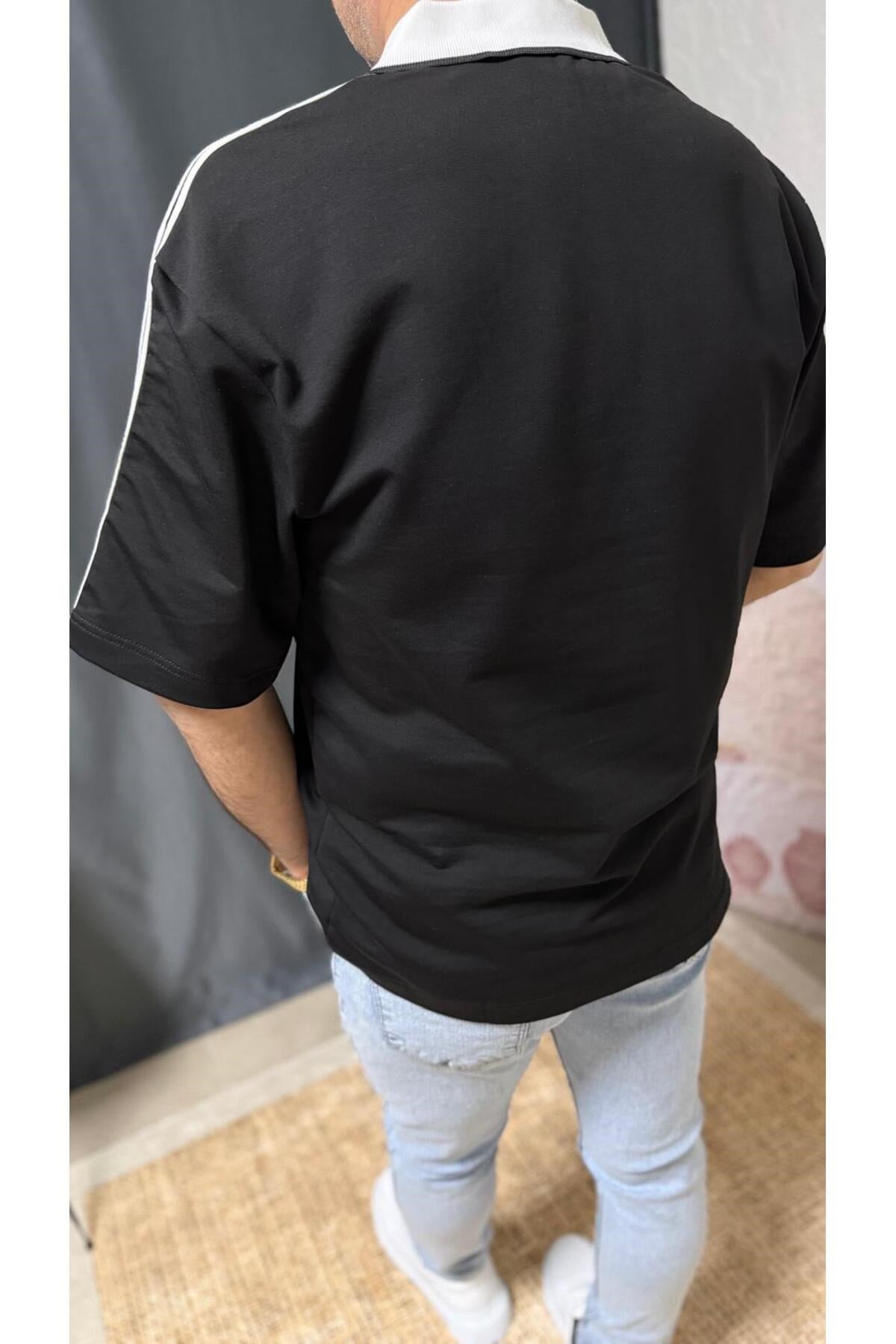 OVERSİZE BASKILI POLO YAKA KOLLARI ÇİZGİLİ TİŞÖRT