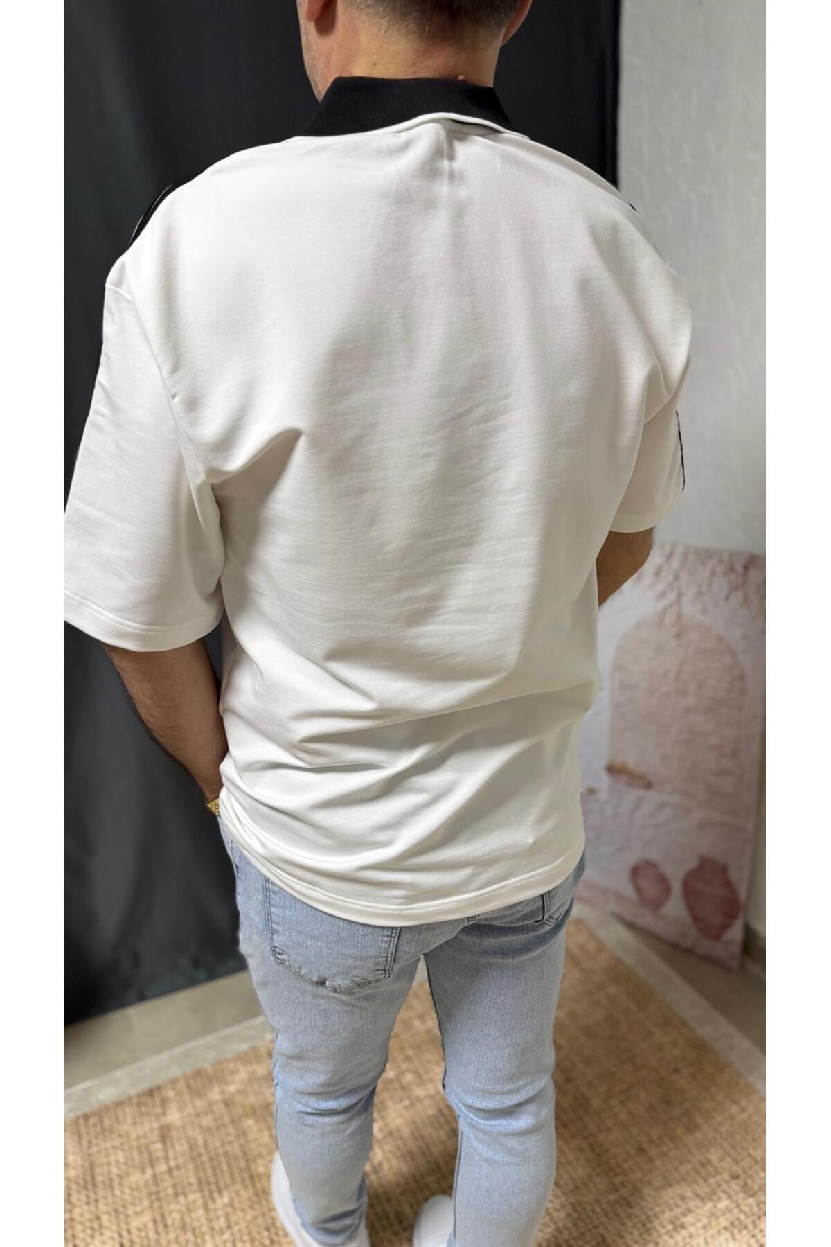 OVERSİZE BASKILI POLO YAKA KOLLARI ÇİZGİLİ TİŞÖRT