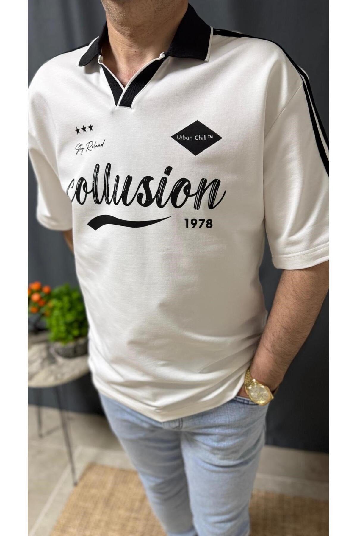 OVERSİZE BASKILI POLO YAKA KOLLARI ÇİZGİLİ TİŞÖRT