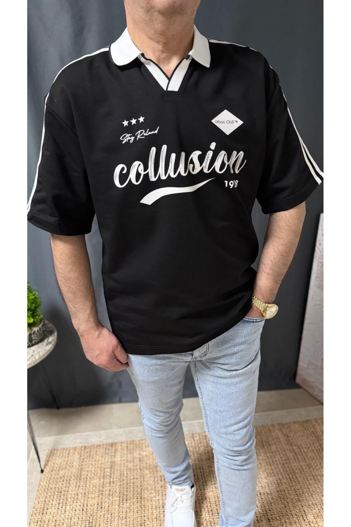 OVERSİZE BASKILI POLO YAKA KOLLARI ÇİZGİLİ TİŞÖRT