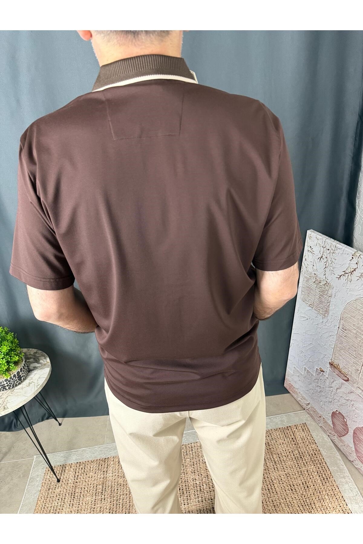 YAKA DETAYLI TİŞÖRT