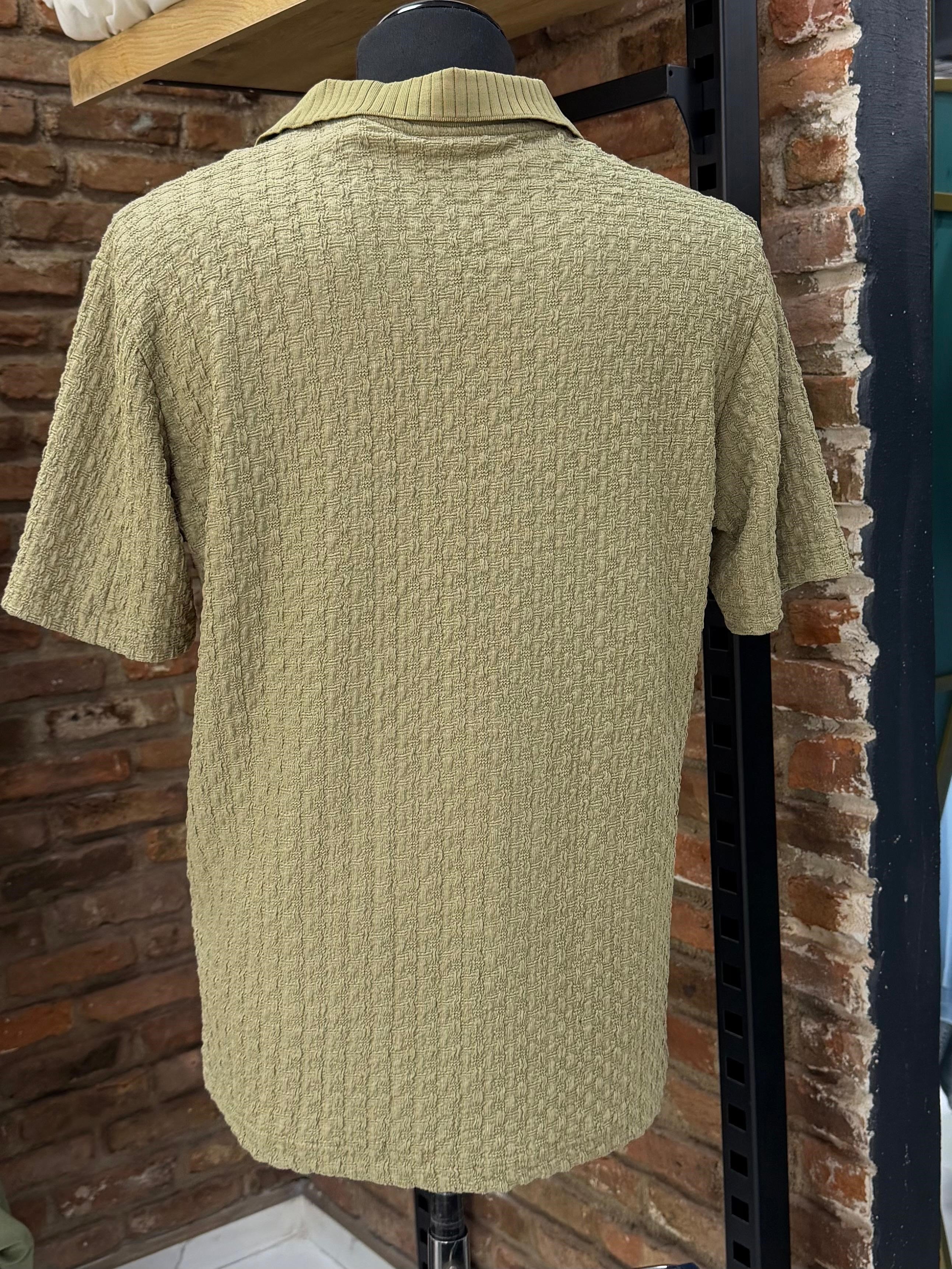 YAKALI TİŞÖRT