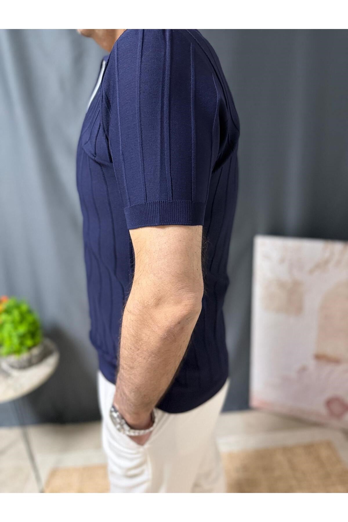 YAKASI ÇİZGİ DETAYLI FERMUARLI POLO YAKA FİT KESİM TİŞÖRT