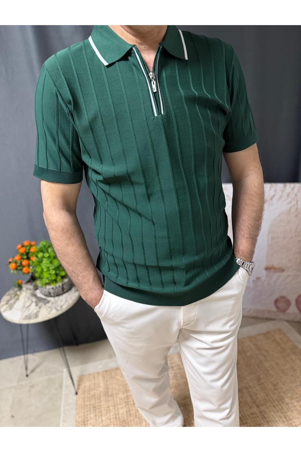 YAKASI ÇİZGİ DETAYLI FERMUARLI POLO YAKA FİT KESİM TİŞÖRT