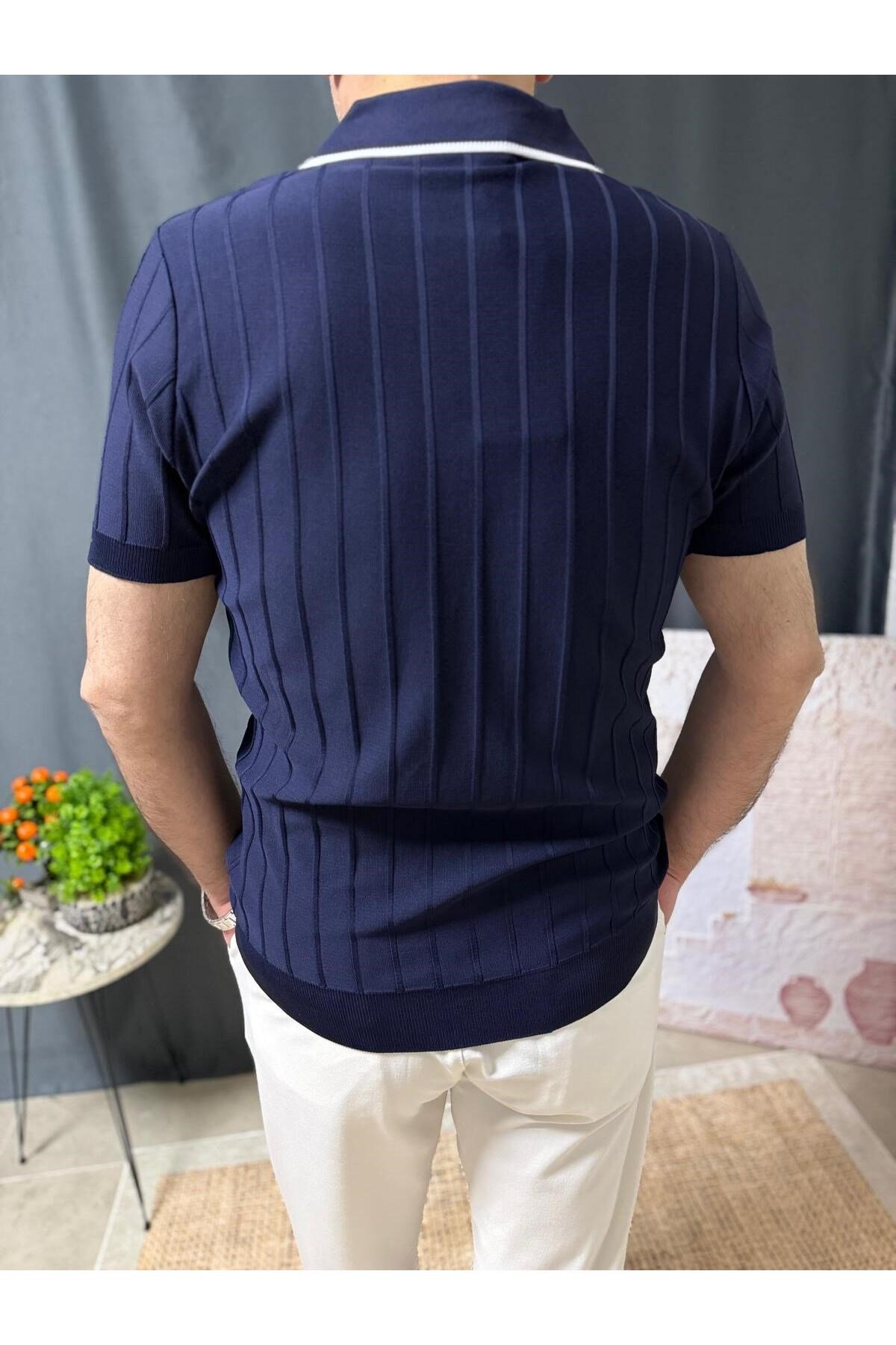 YAKASI ÇİZGİ DETAYLI FERMUARLI POLO YAKA FİT KESİM TİŞÖRT