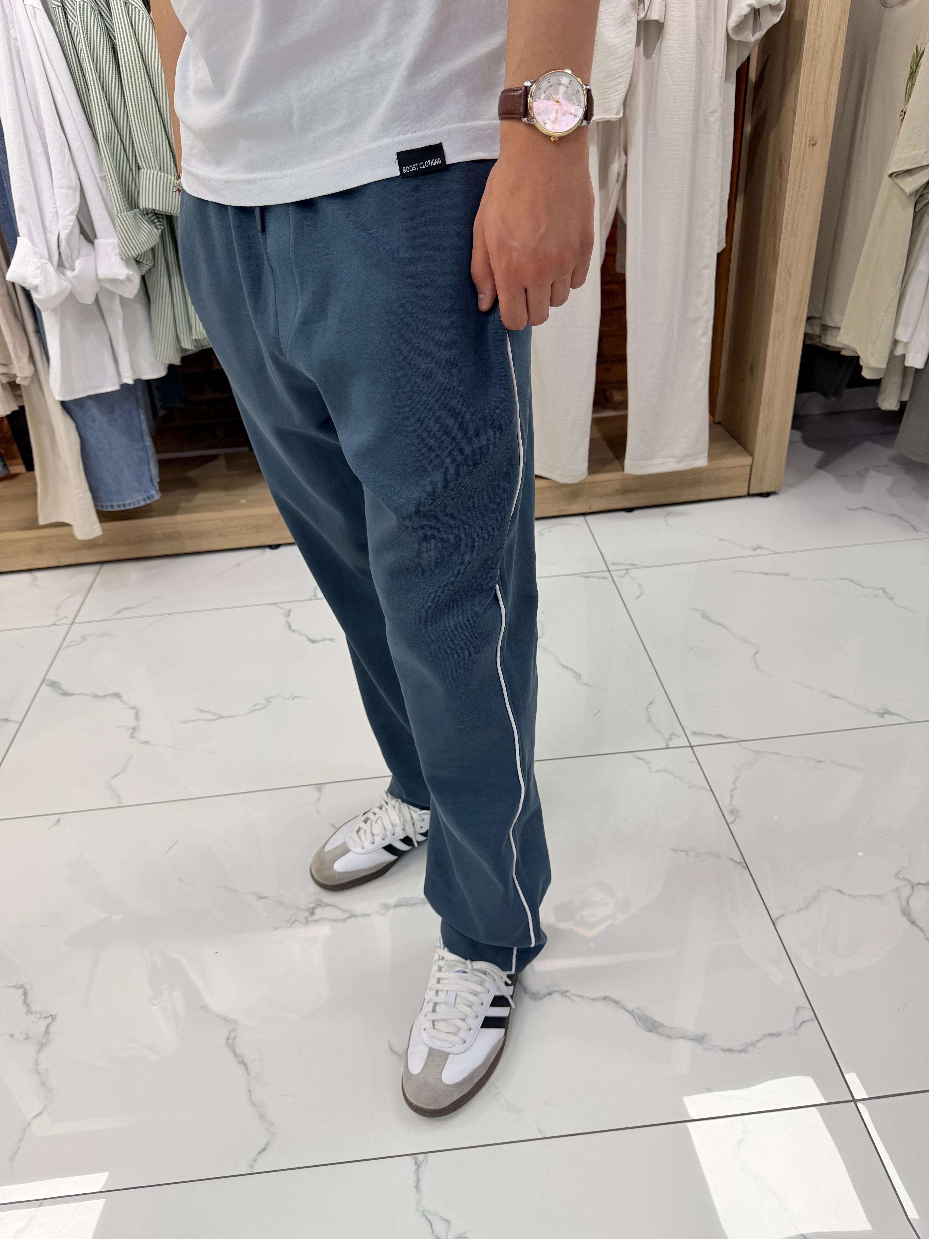 YANI TEK ÇİZGİ EŞOFMAN