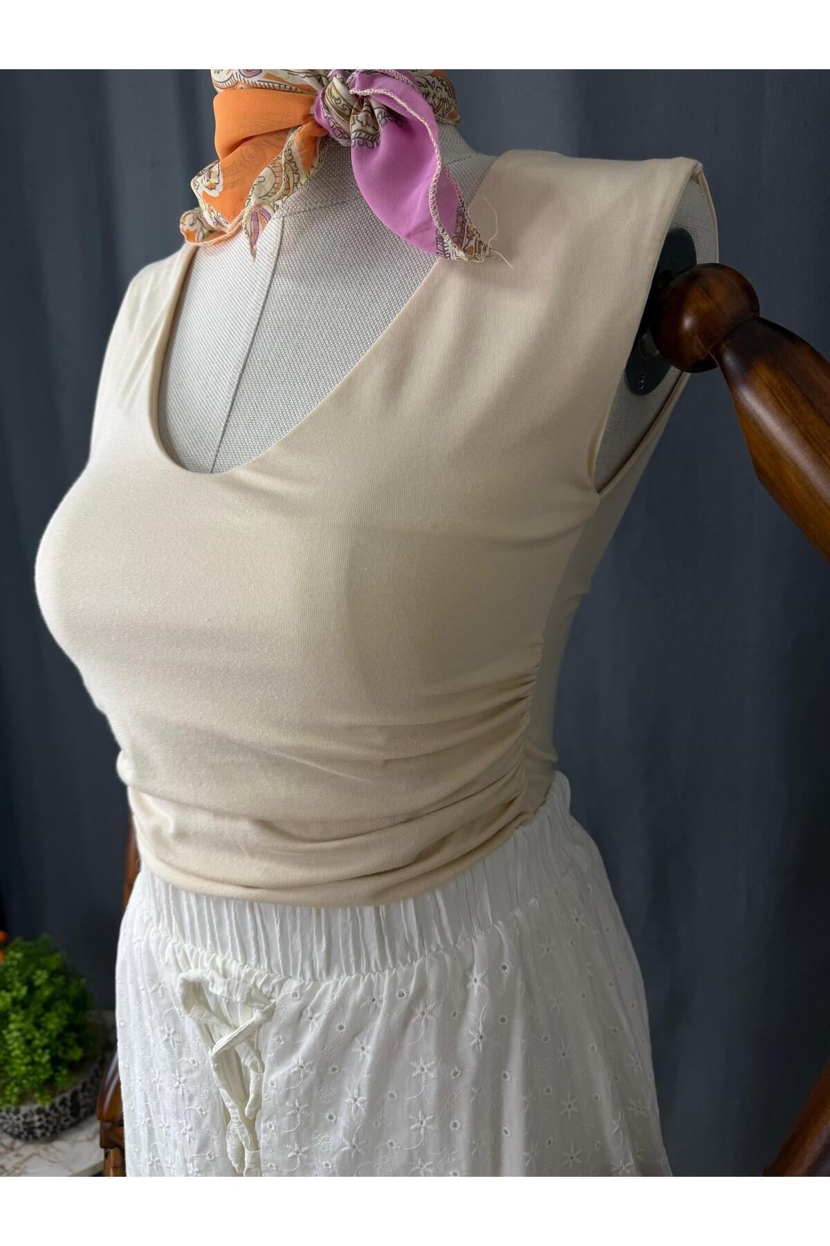 YANLARI BÜZGÜLÜ BODY