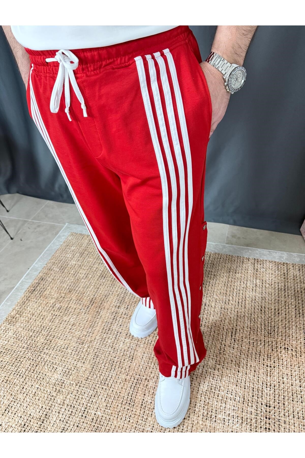 YANLARI DÜĞMELİ BAGGY EŞOFMAN