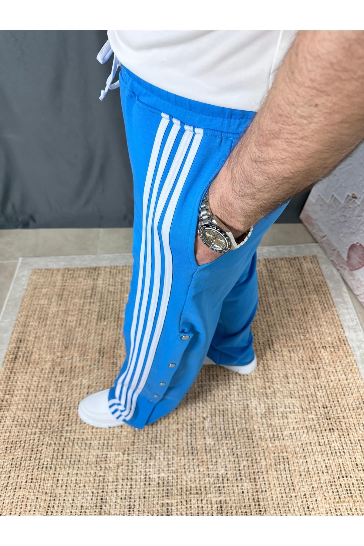 YANLARI DÜĞMELİ BAGGY EŞOFMAN