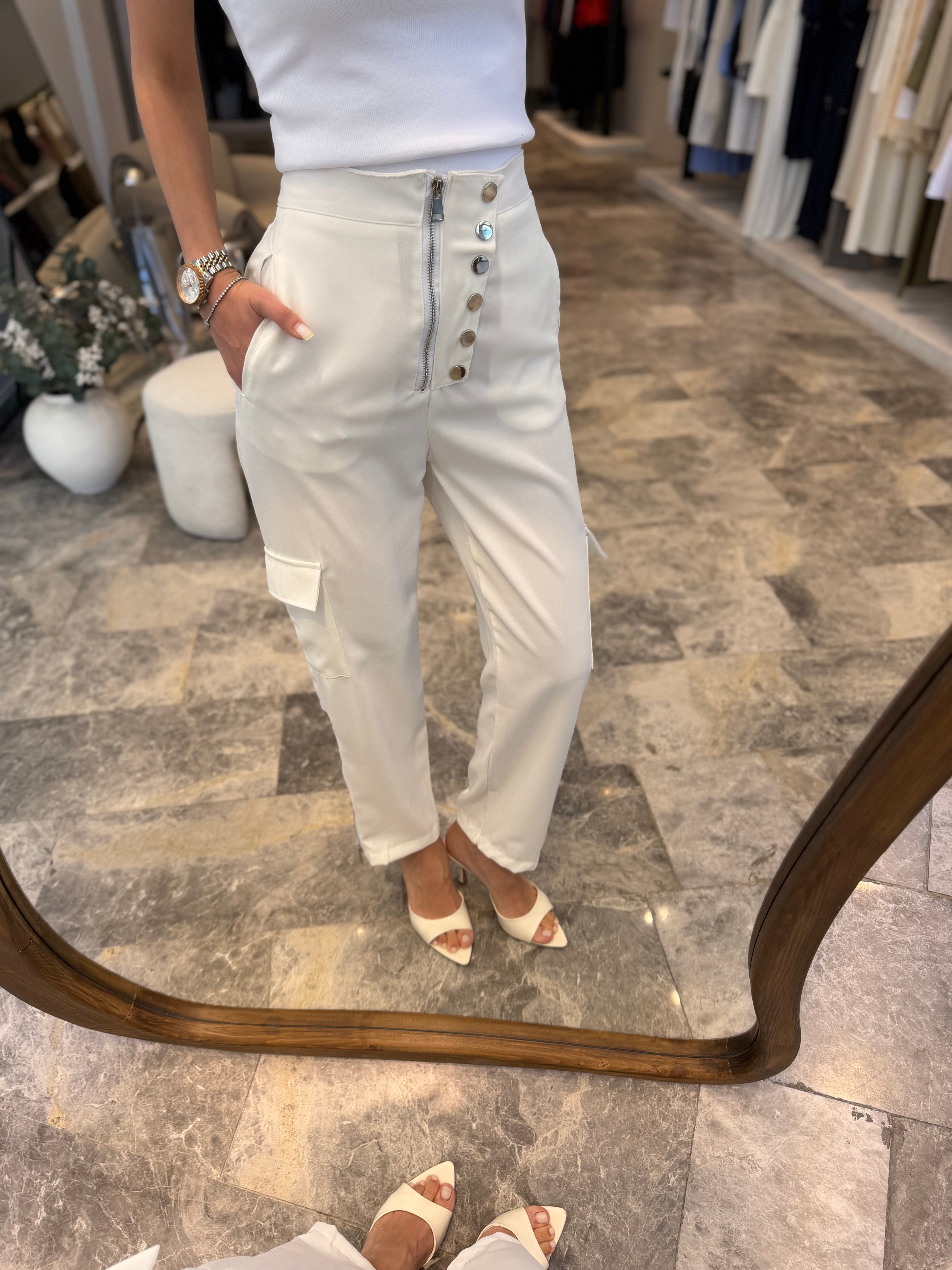Beyaz Çıtçıt Detay Pantolon
