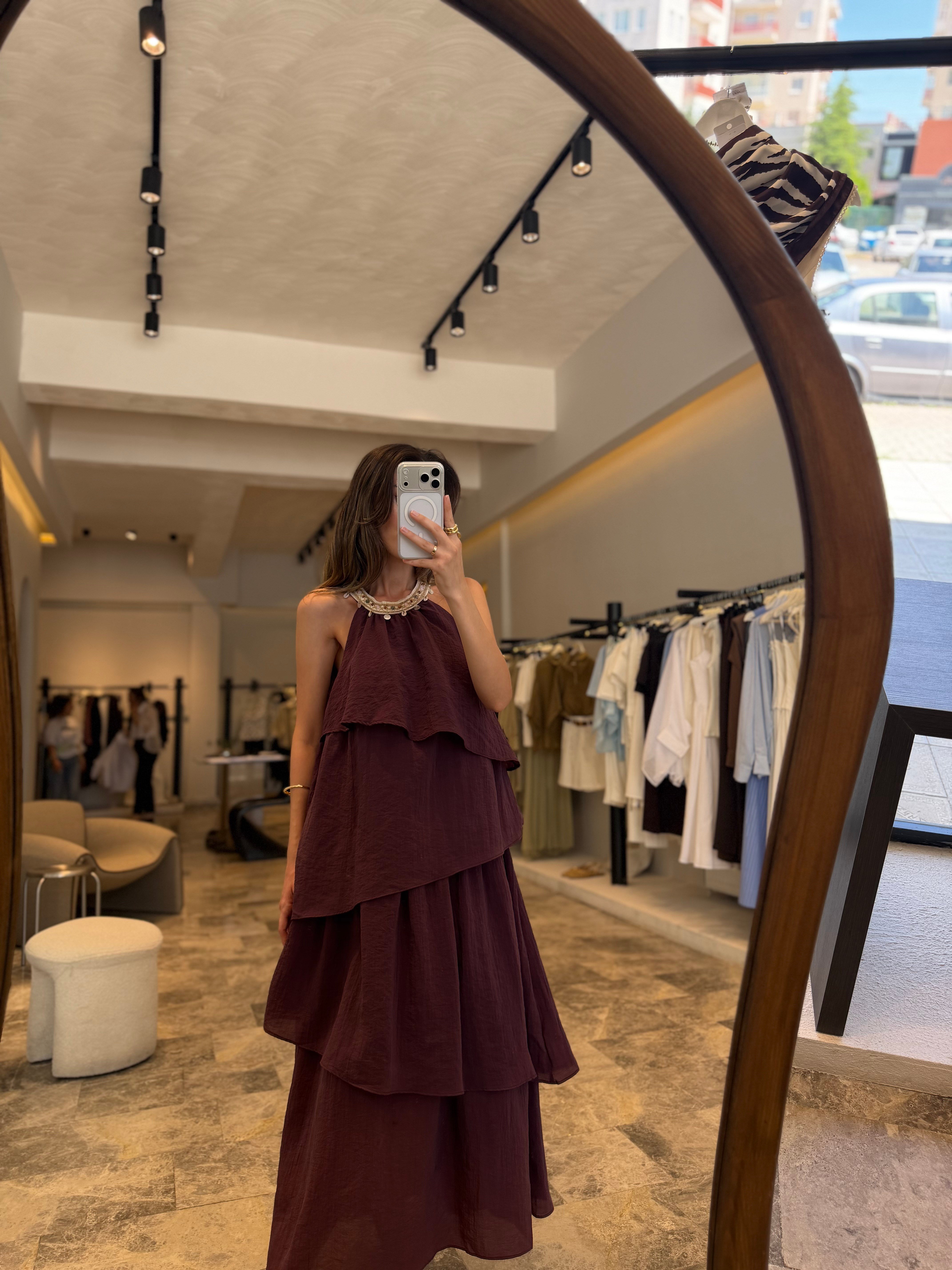 Bordo Yaka İşleme Detay Kat Kat Elbise