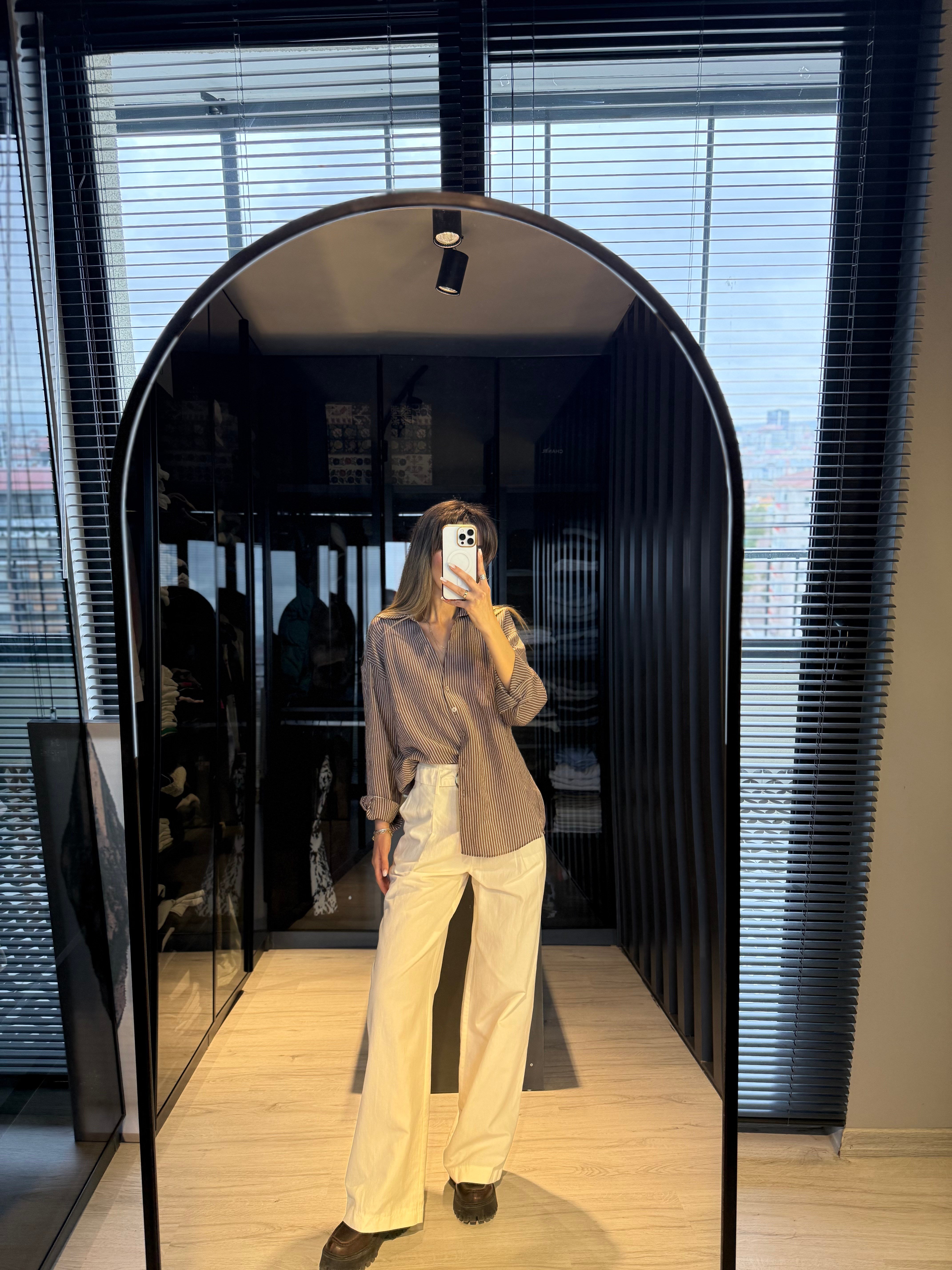 Ekru Kemerli Pantolon 