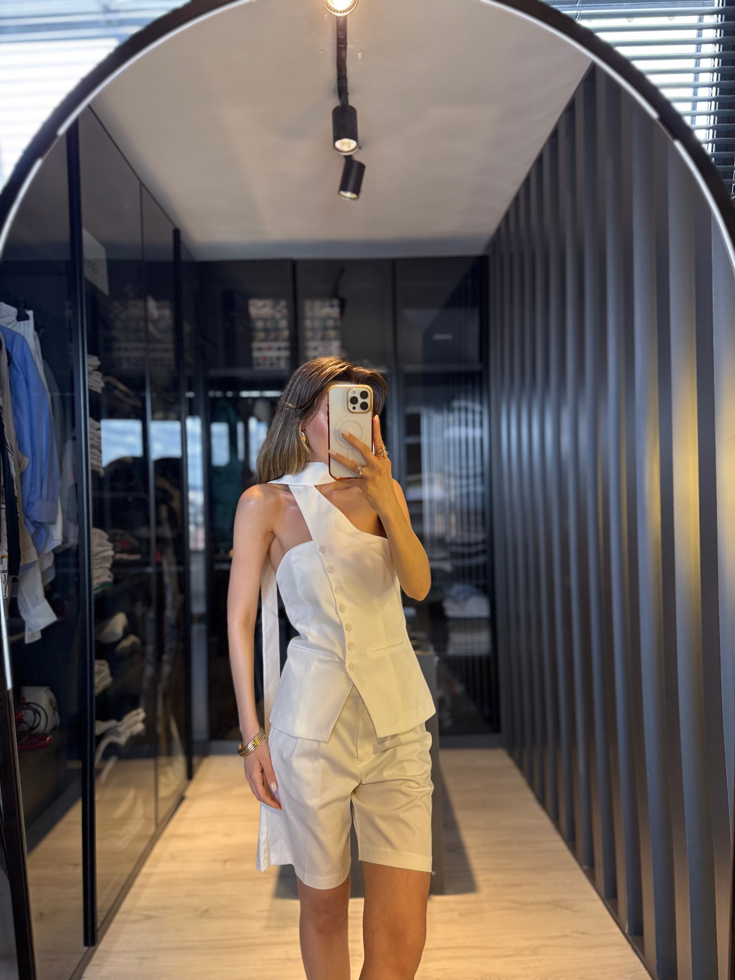 Fular Detaylı Yelek 