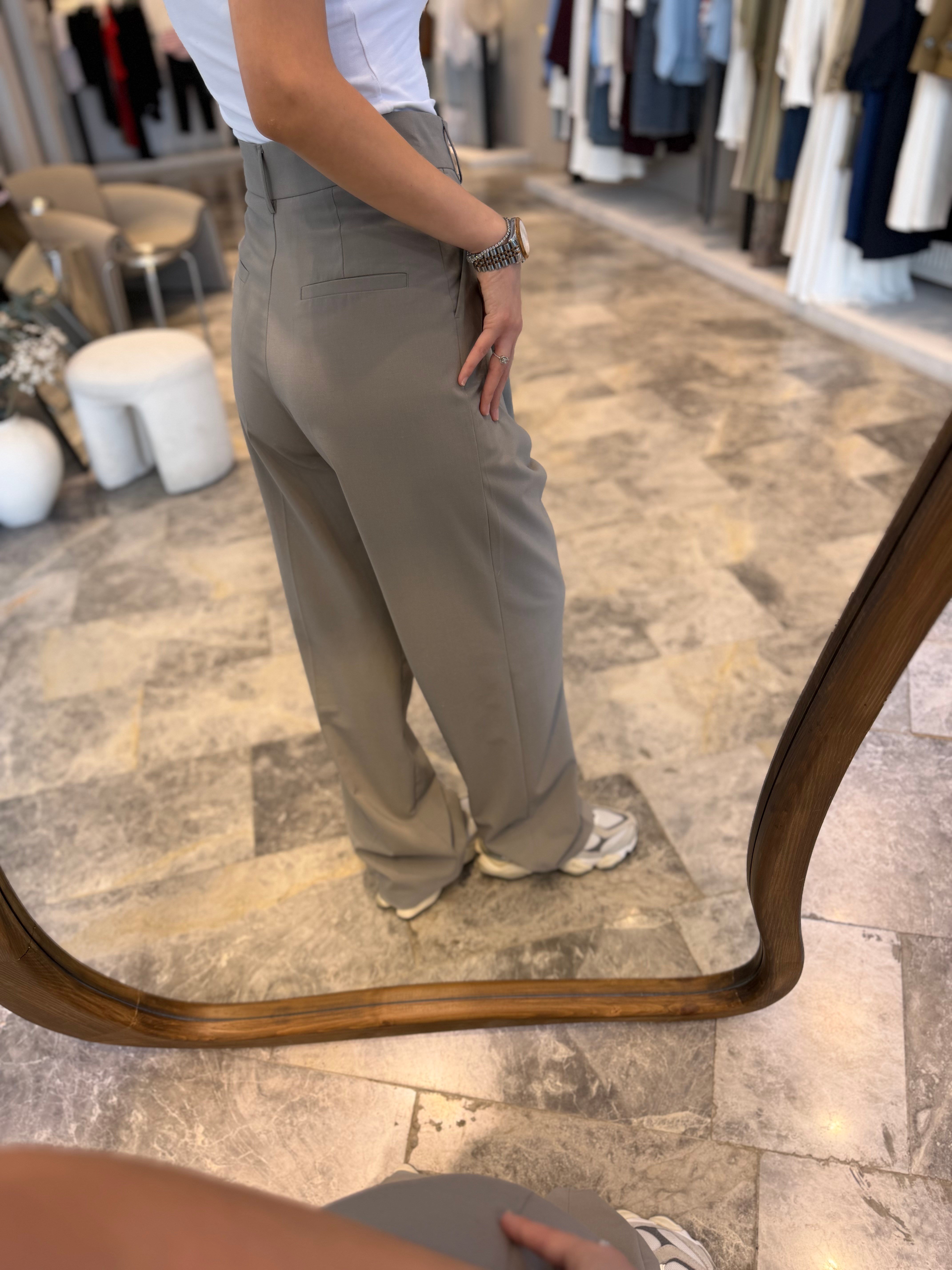 Gri Yüksek Bel Dökümlü  Pantolon
