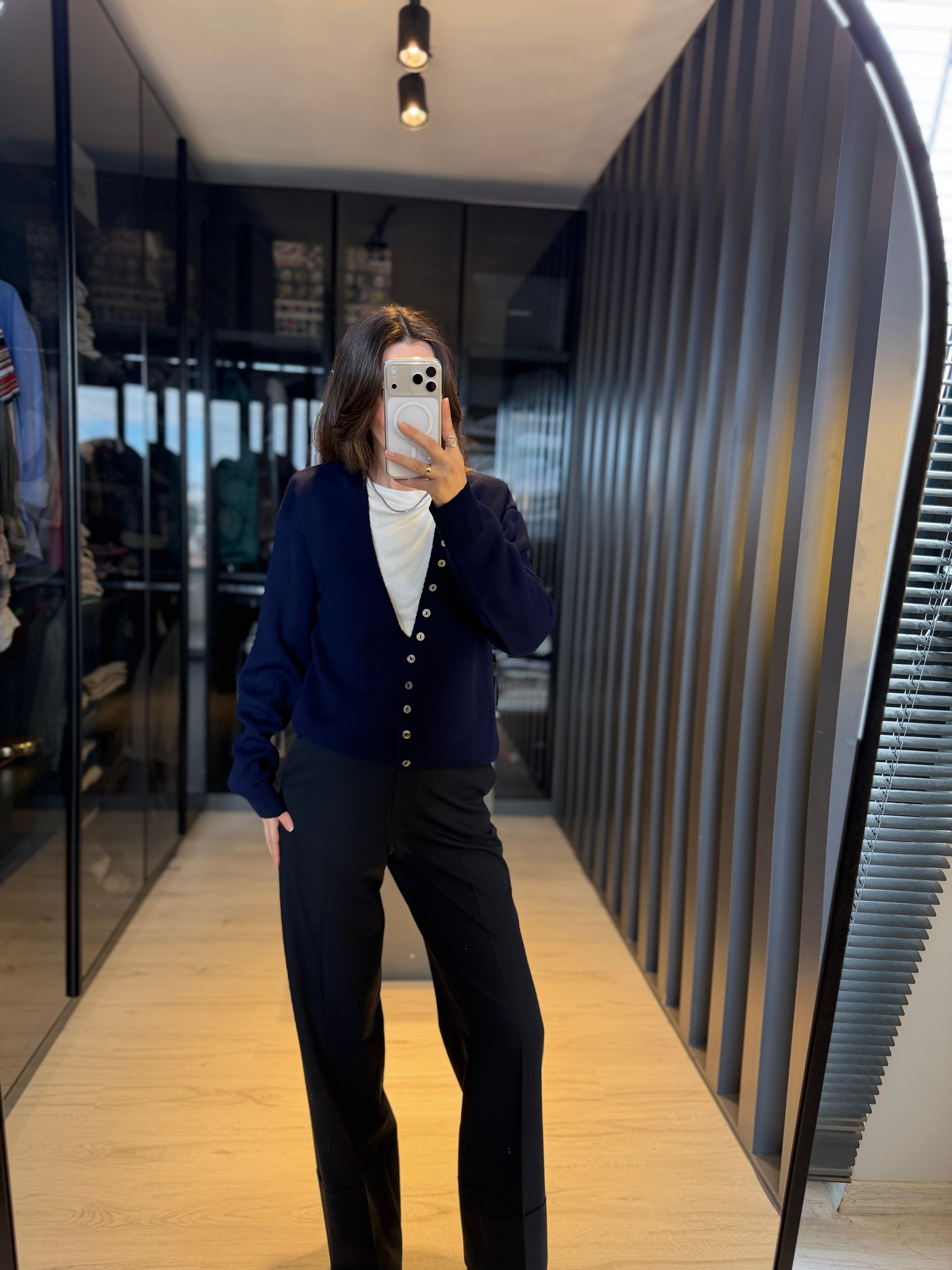 Lacivert V Yaka Düğme Detaylı Basic Hırka