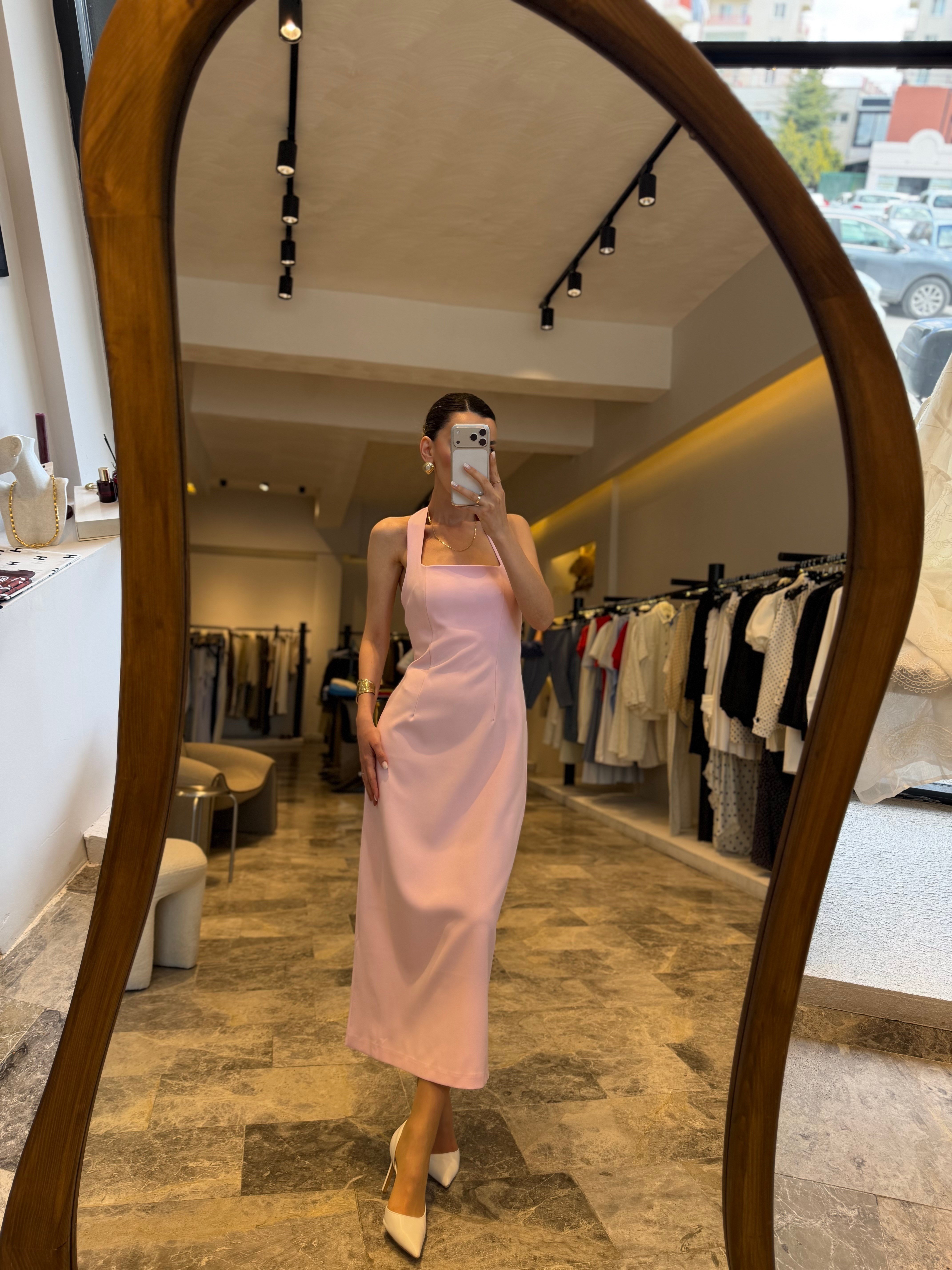 Pembe Boyundan Askılı Midi Elbise