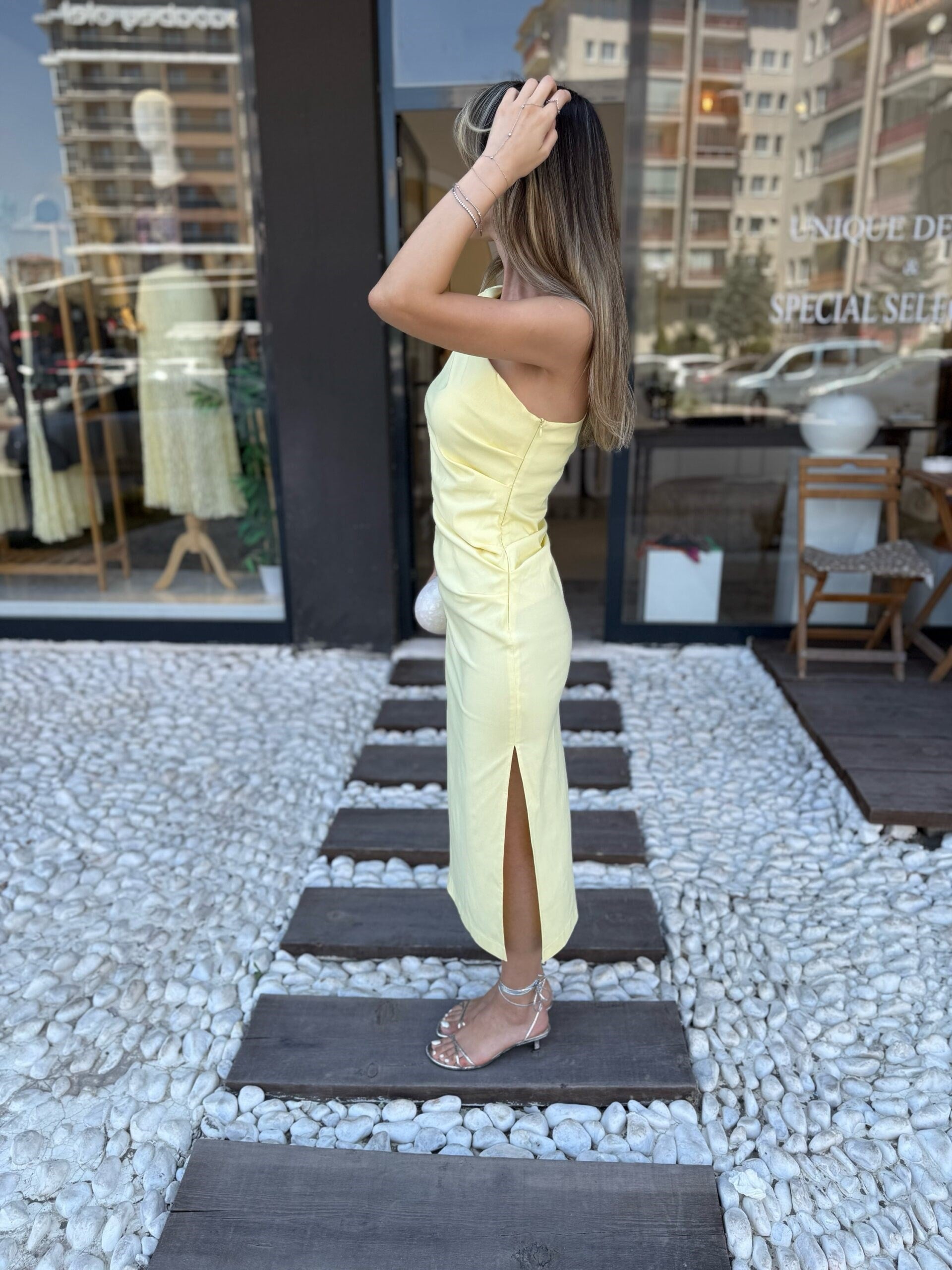 Tek omuz drapeli midi elbise