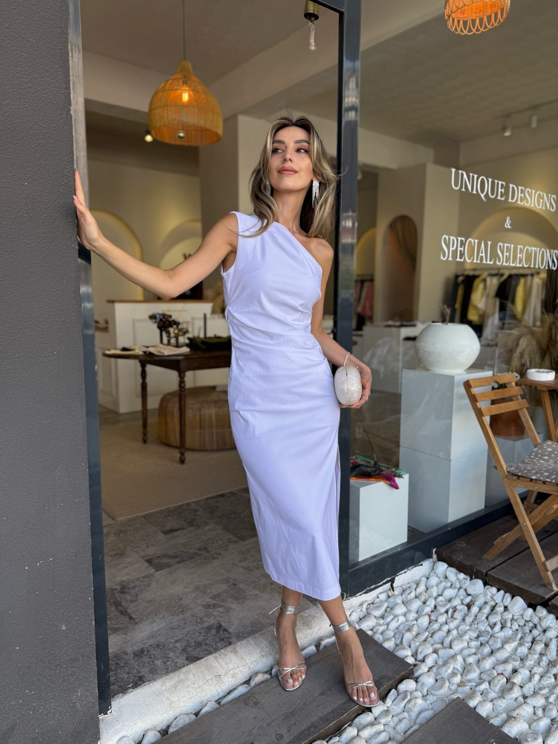 Tek omuz drapeli midi elbise