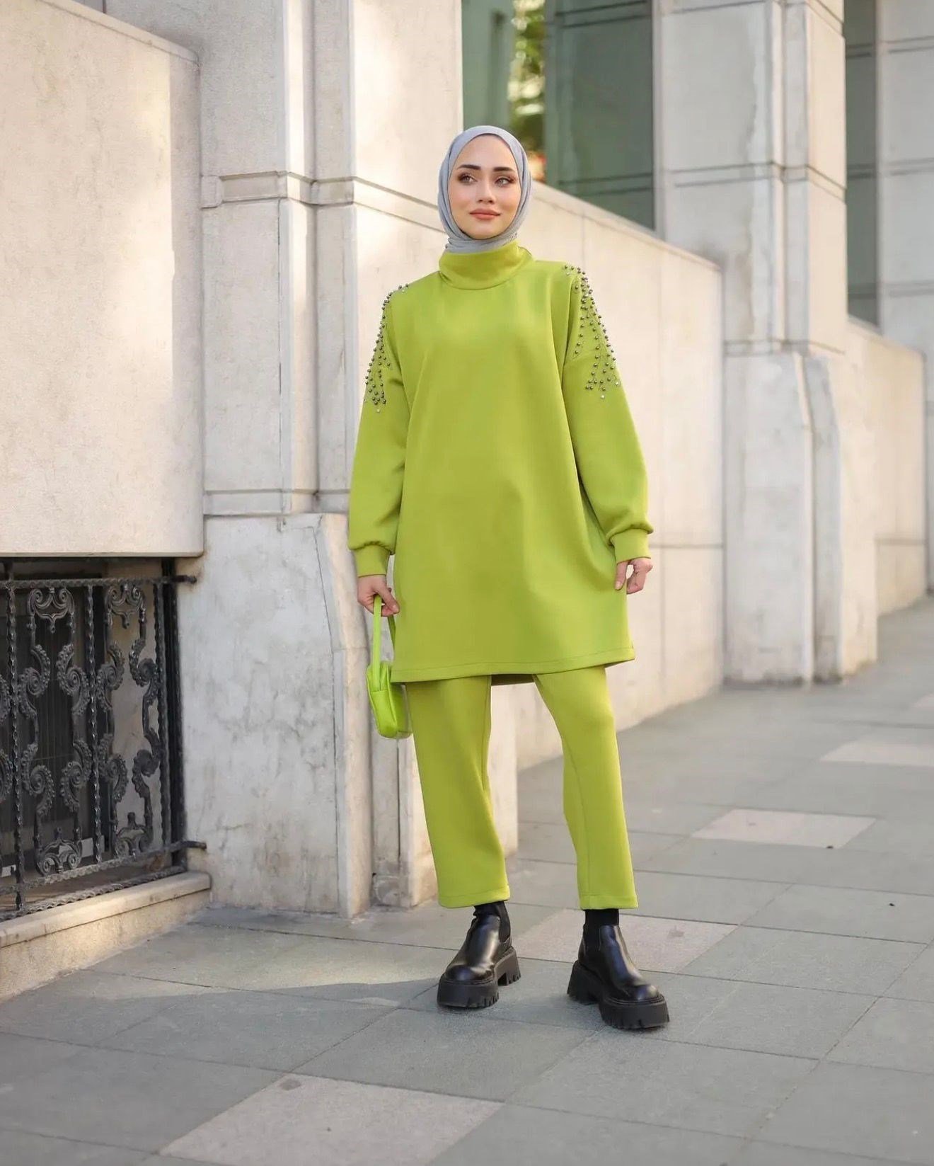 Omuzu Taş Detaylı Fıstık Yeşili Pantolon - Takım