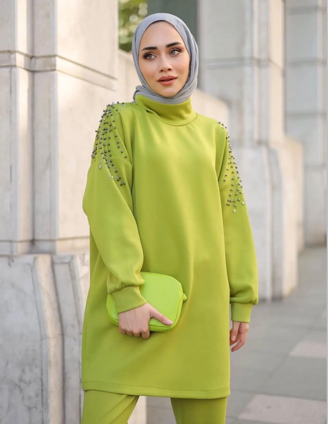 Omuzu Taş Detaylı Fıstık Yeşili Pantolon - Takım