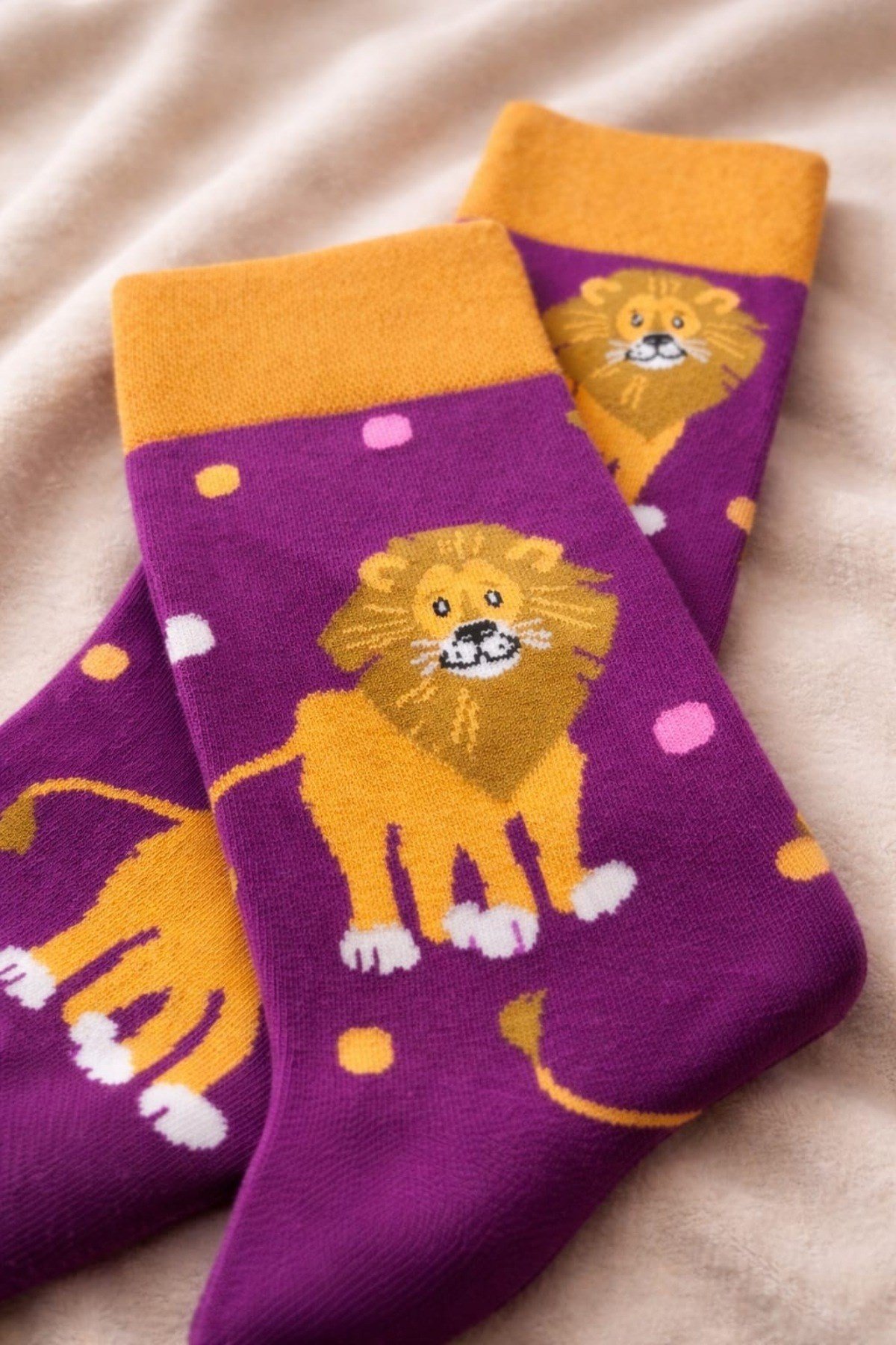 Aslan Desenli Unisex Çorap – Eğlenceli ve Dikkat Çekici Tasarım 🦁