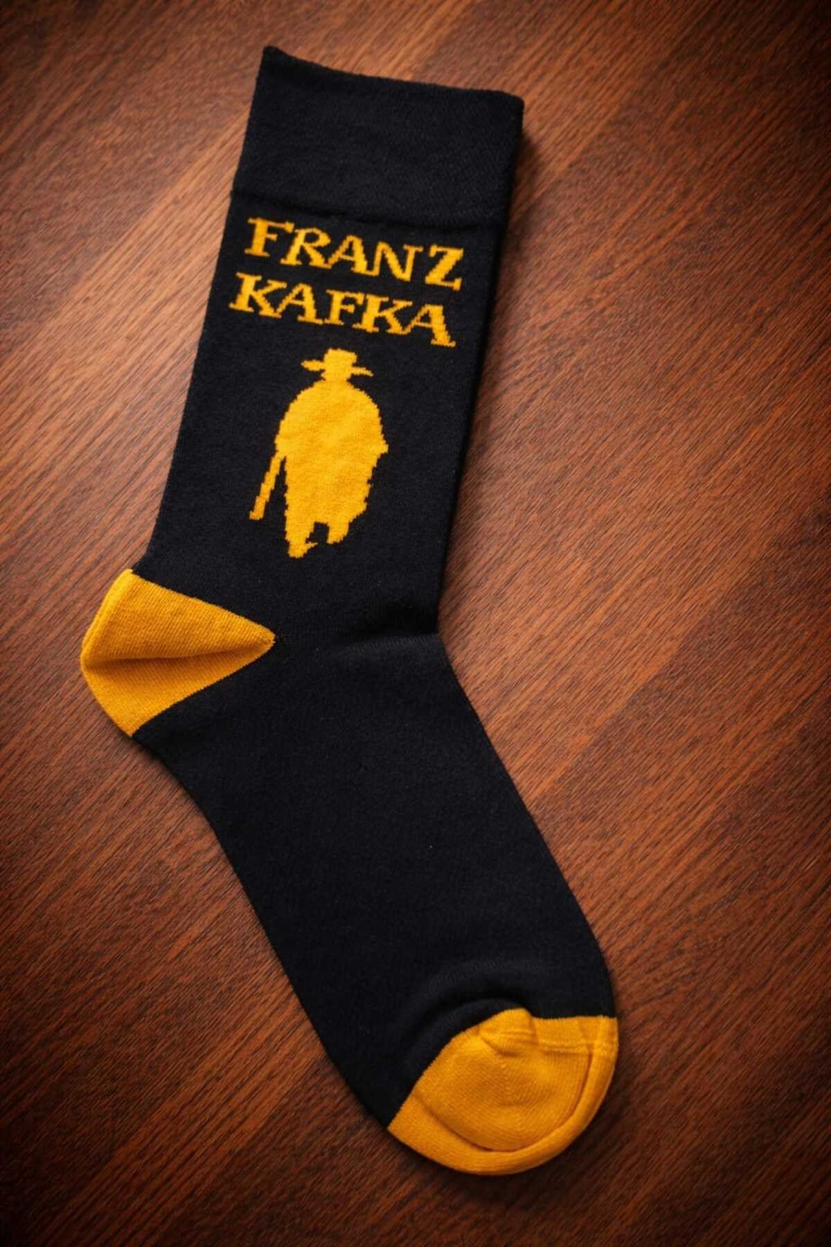 Franz Kafka Desenli Siyah Soket Çorap