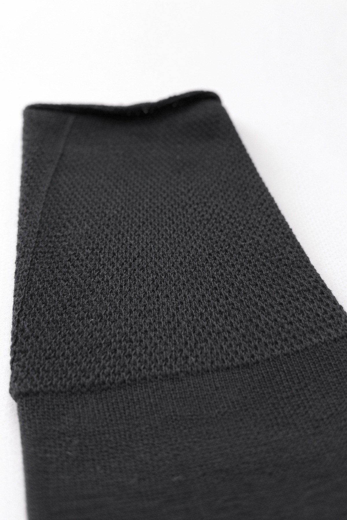 Unisex Siyah Bambu Çorap – Nefes Alan, Uzun Konç, Günlük Kullanım