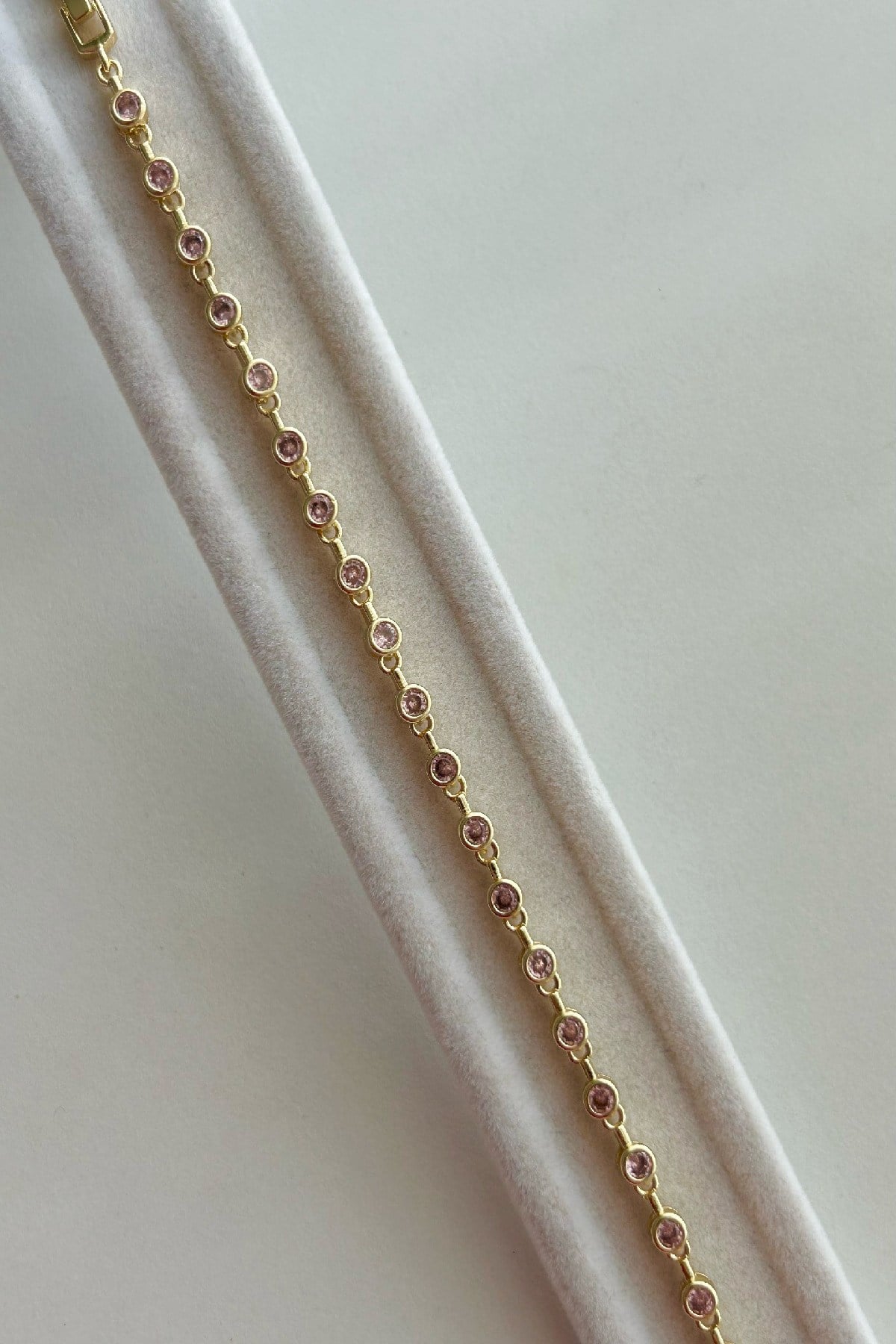 14K Altın Kaplama Pembe Taşlı Su Yolu Kadın Bileklik - Ayarlanabilir (17 cm+2 cm)