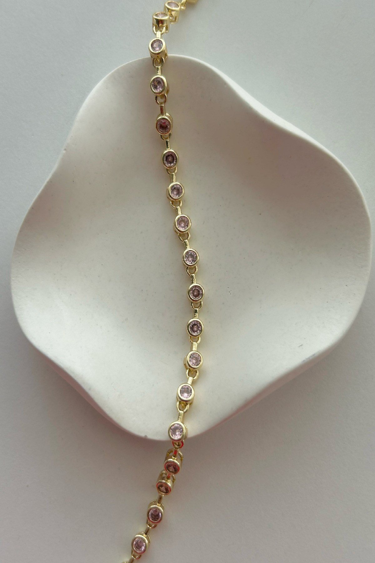 14K Altın Kaplama Pembe Taşlı Su Yolu Kadın Bileklik - Ayarlanabilir (17 cm+2 cm)
