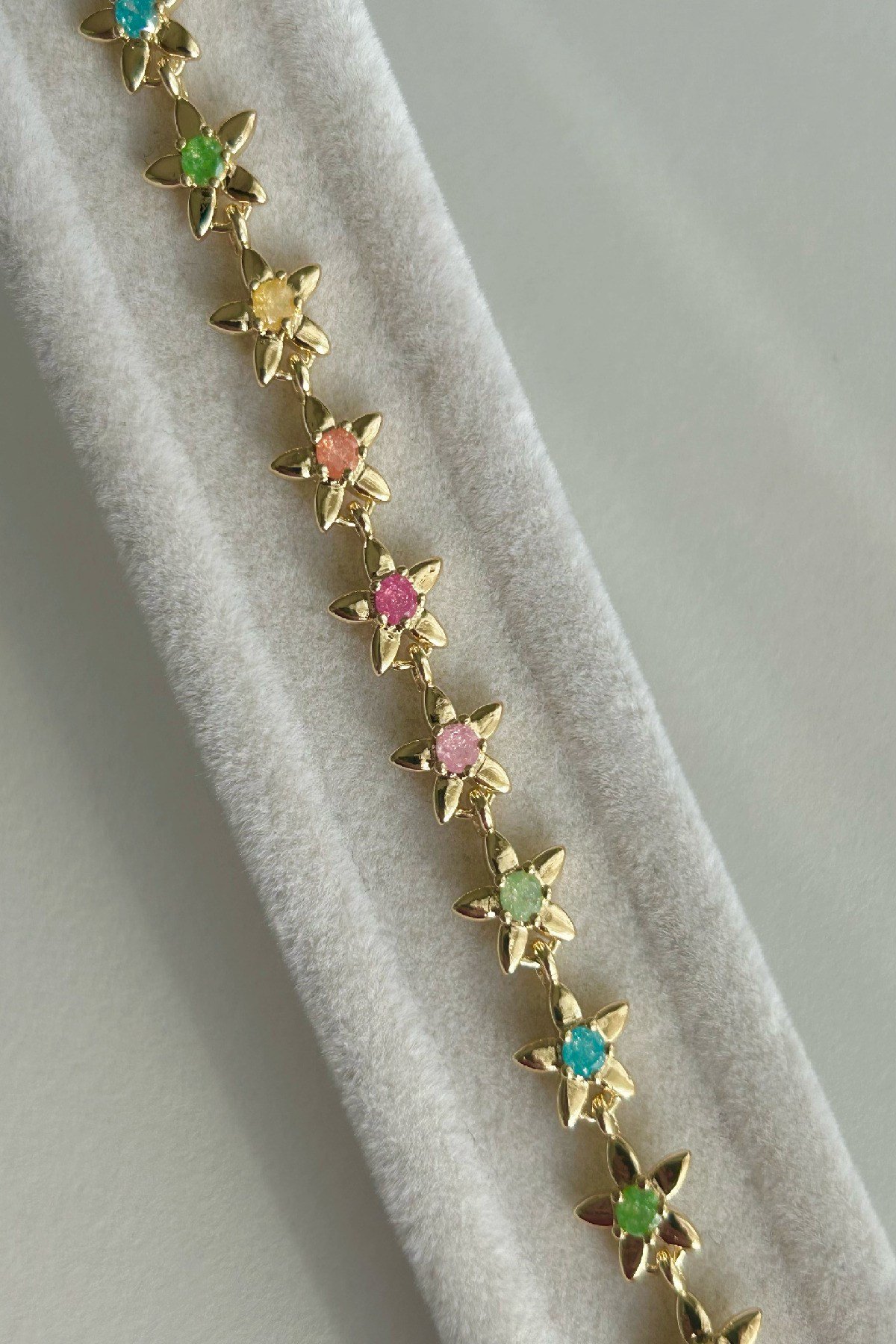14K Altın Kaplama Renkli ve Çiçekli Kadın Bileklik (17 cm+2 cm)