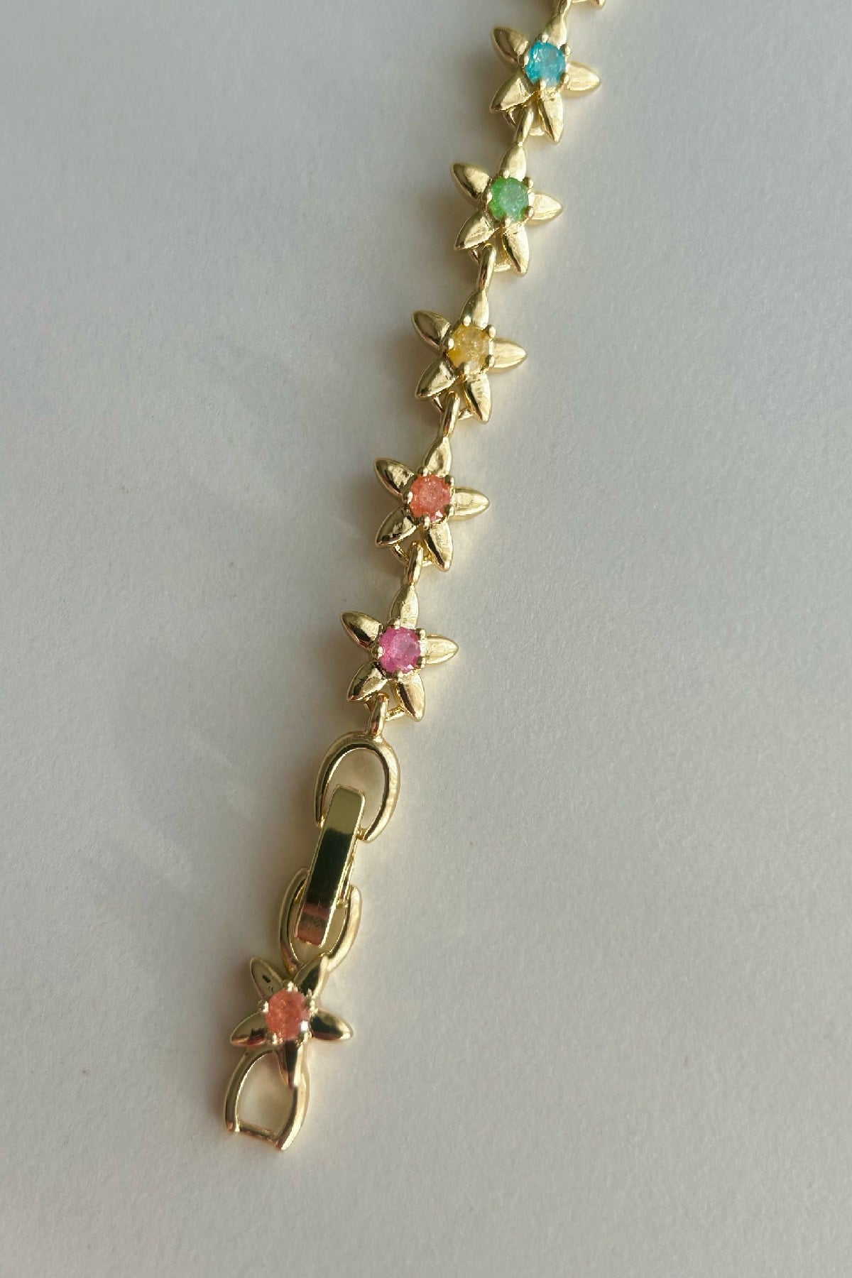 14K Altın Kaplama Renkli ve Çiçekli Kadın Bileklik (17 cm+2 cm)