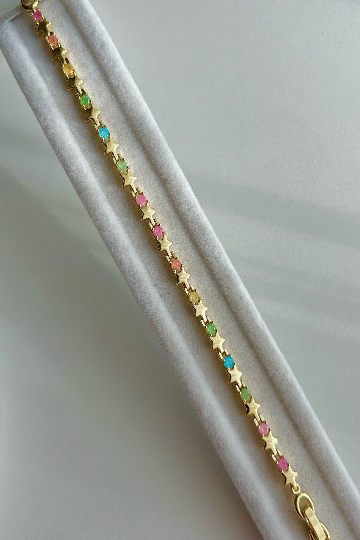 14K Altın Kaplama Yıldızlı ve Renkli Kadın Bileklik - Ayarlanabilir (17 cm+2 cm)