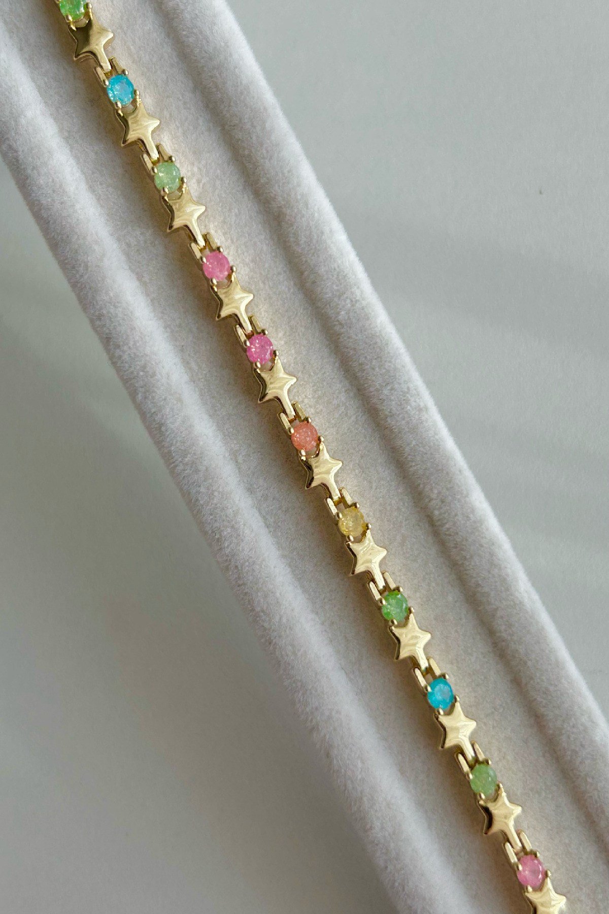 14K Altın Kaplama Yıldızlı ve Renkli Kadın Bileklik - Ayarlanabilir (17 cm+2 cm)