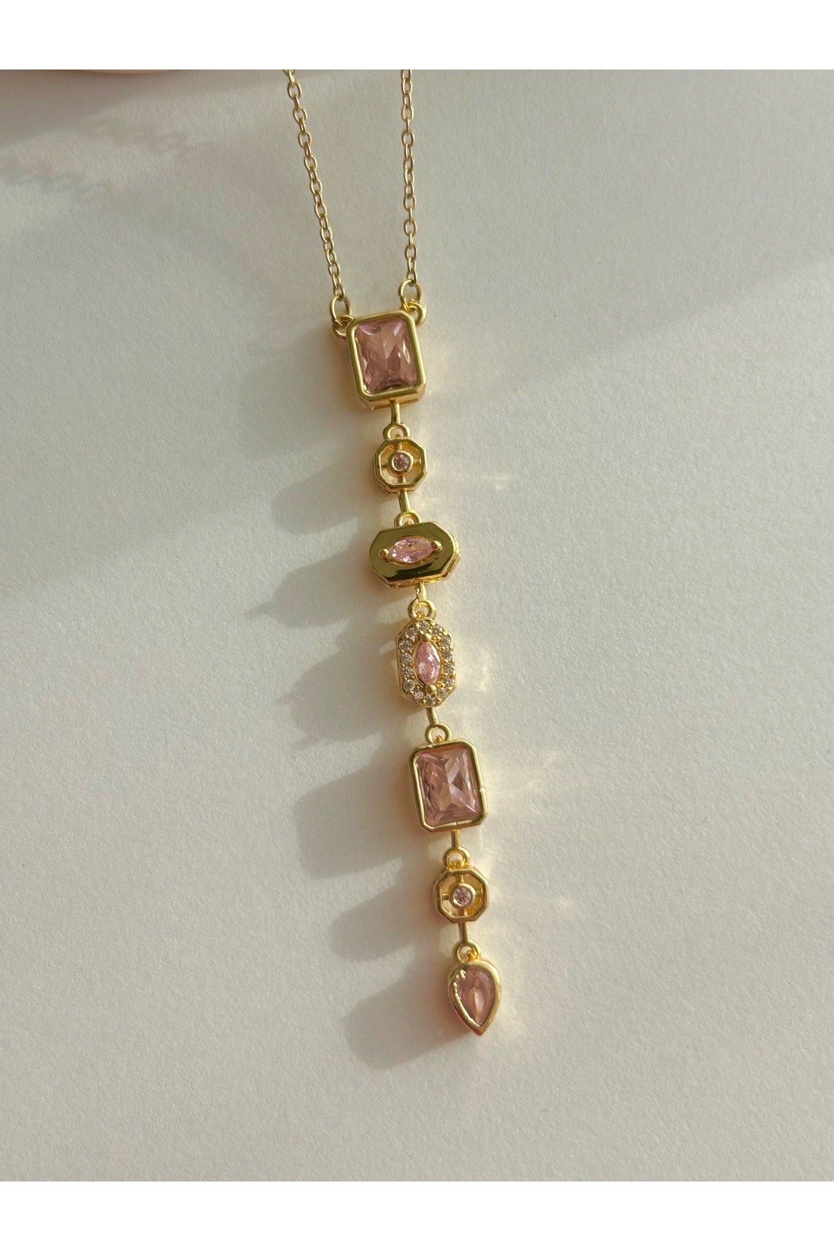7 Element Ayarlanabilir Çelik Kolye – Pembe / Beyaz Renk