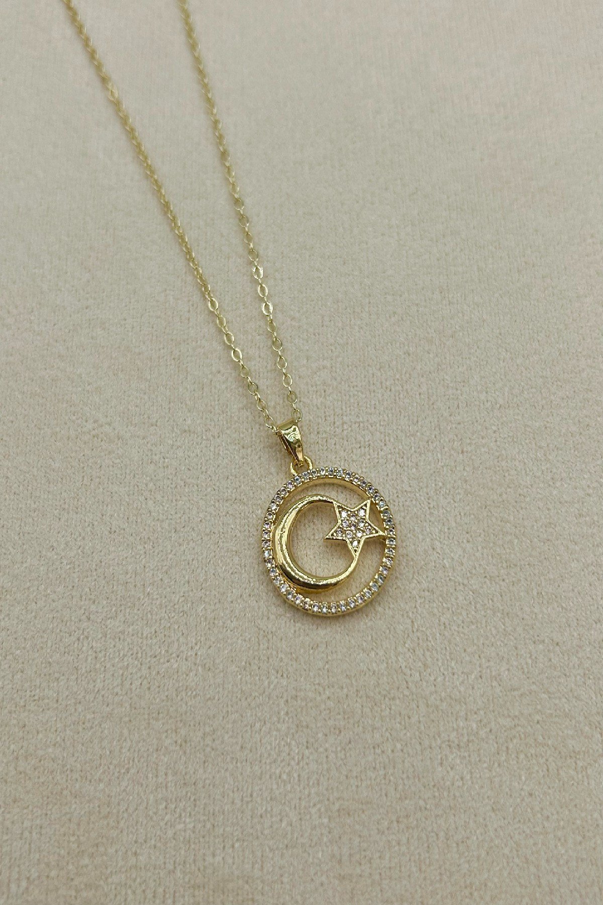 Ay Yıldız Işıltılı 14K Altın Renginde Zirkon Taşlı Çelik Kadın Kolye (22 cm+5 cm)