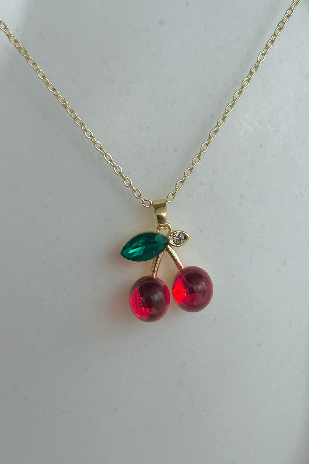 Fasetli Yaprak & Cabochon Kiraz Taşlı 14K Altın Renginde Çelik Kadın Kolye (21 cm+5 cm)