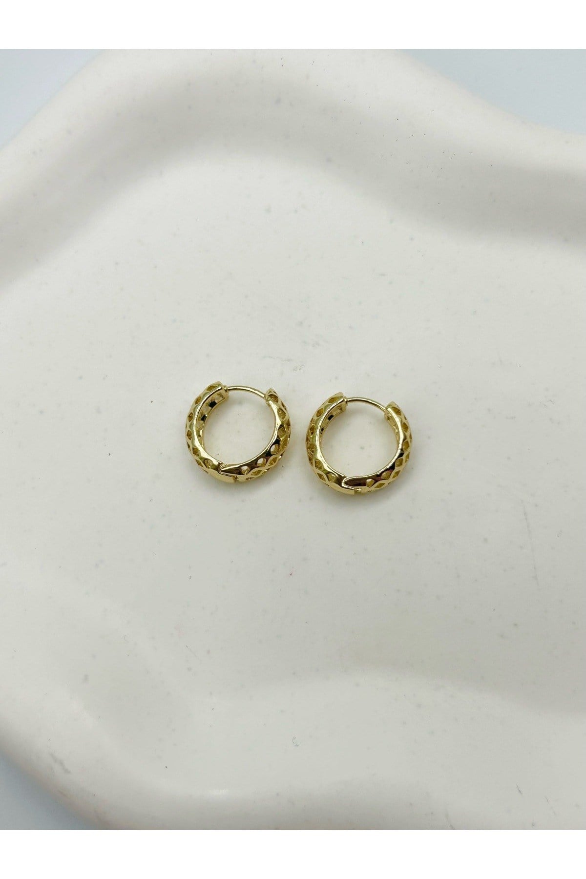 File Dokulu Klasik Model Gold Renk Halka Kadın Küpe