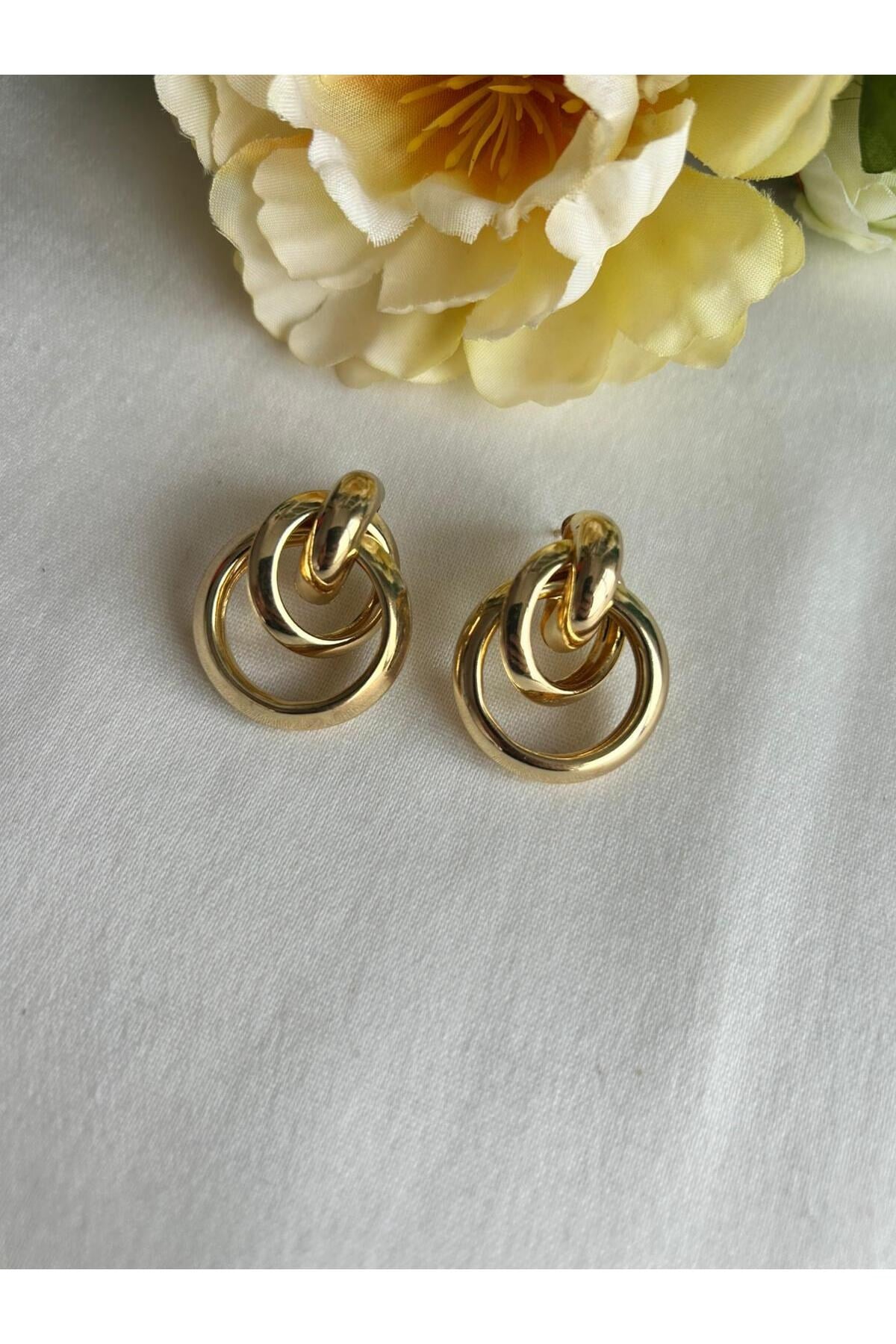 Gold Halka Model Zarif Kadın Küpe / Günlük Kullanıma Uygun