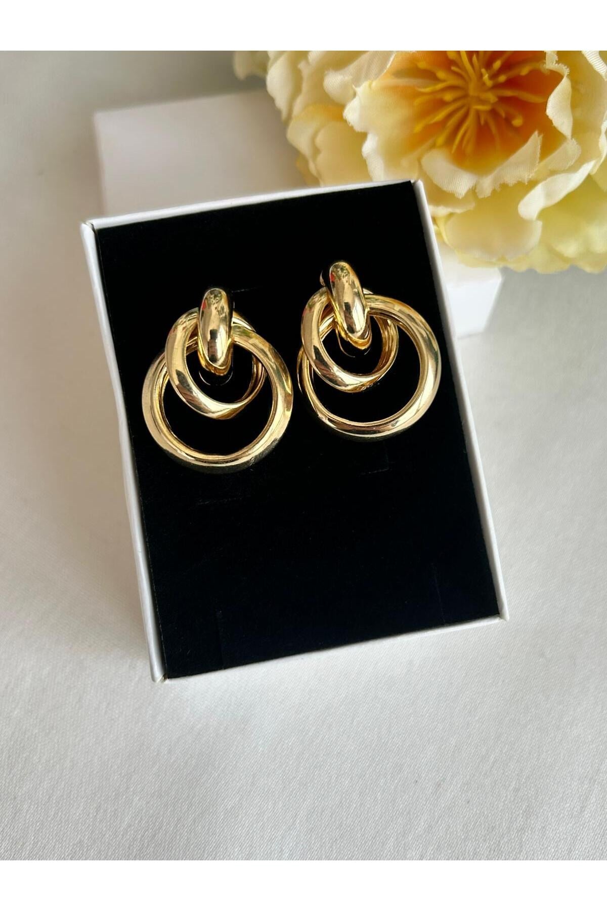 Gold Halka Model Zarif Kadın Küpe / Günlük Kullanıma Uygun