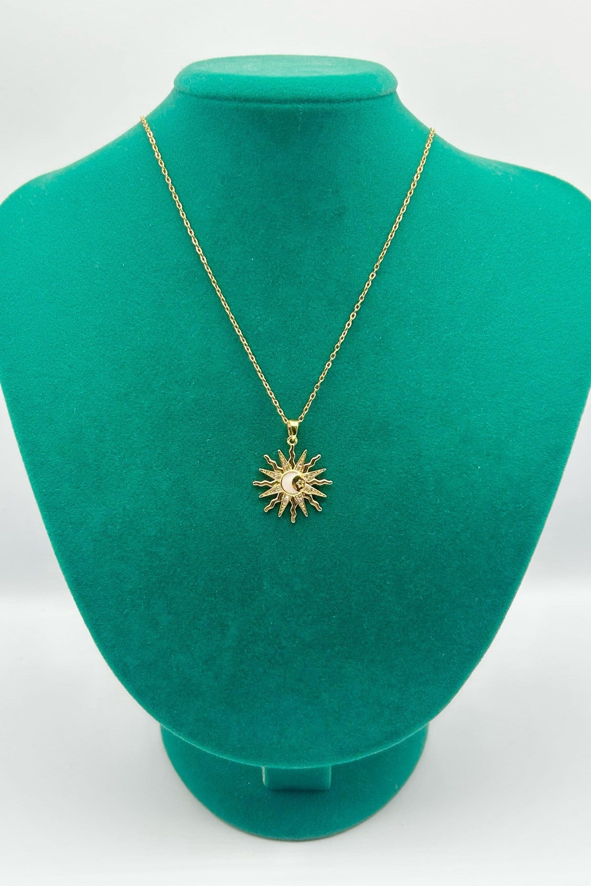 Güneş Model Zirkon Taşlı Gold Renk Çelik Kadın Kolye (22 cm+5 cm)