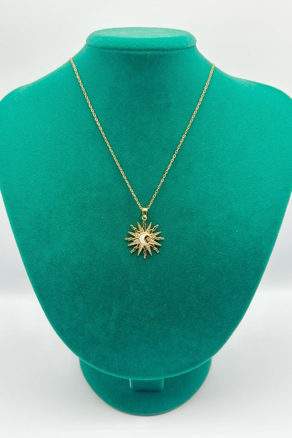 Güneş Model Zirkon Taşlı Gold Renk Çelik Kadın Kolye (22 cm+5 cm)