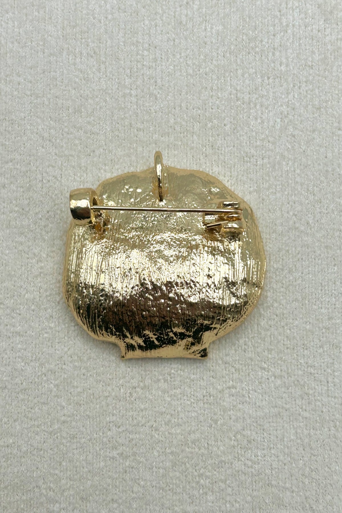 İnci Detaylı Sedefli Deniz Kabuğu Figürlü Gold Broş (3 cm) - Çanta, Şapka, Eşarp, Ceket ve Yaka'da Kullanılabilir