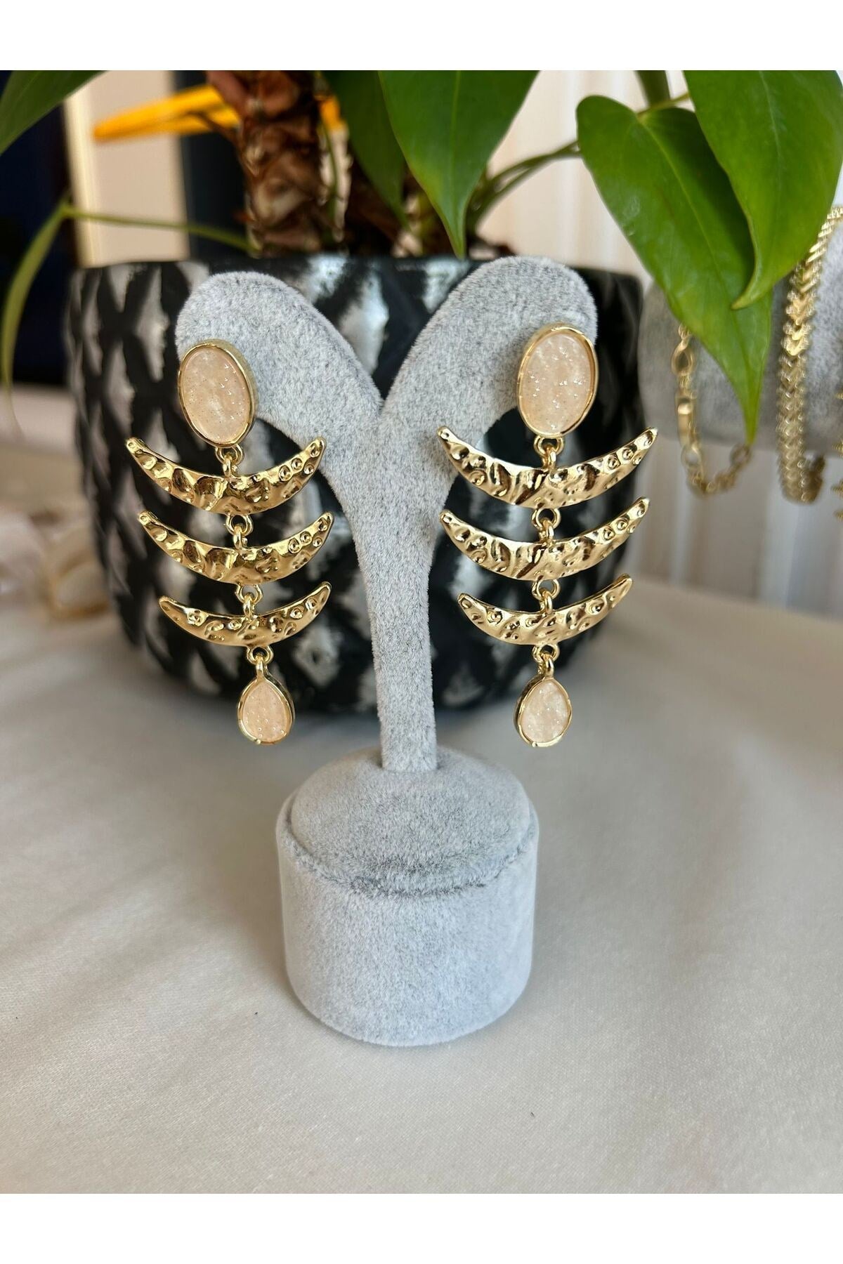 Kadın Hilal Model Sallantılı Zarif Küpe