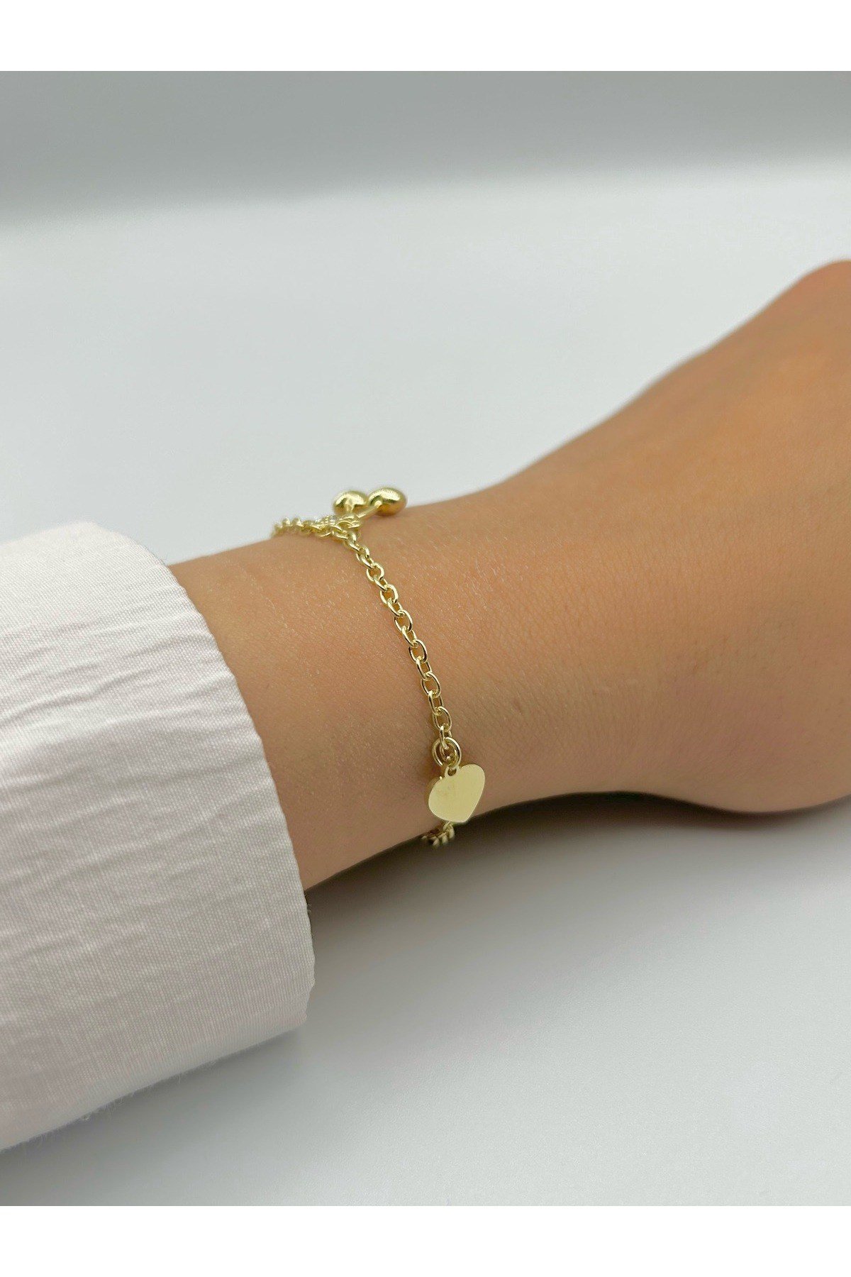 Kirazlı ve Kalpli Çelik Kadın Bileklik - 14K Altın Renginde - Bileğe Göre Ayarlanabilir (16-21 cm)