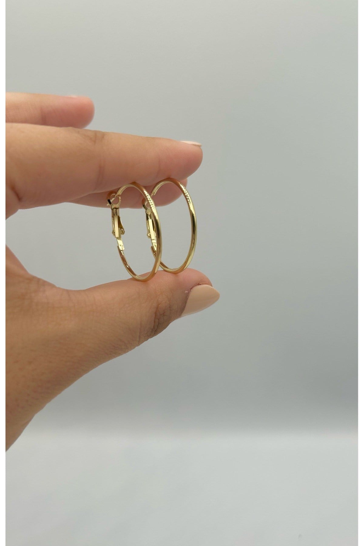 Klasik Halka Model Kadın Küpe Gold ve Gümüş Renk (3 cm)